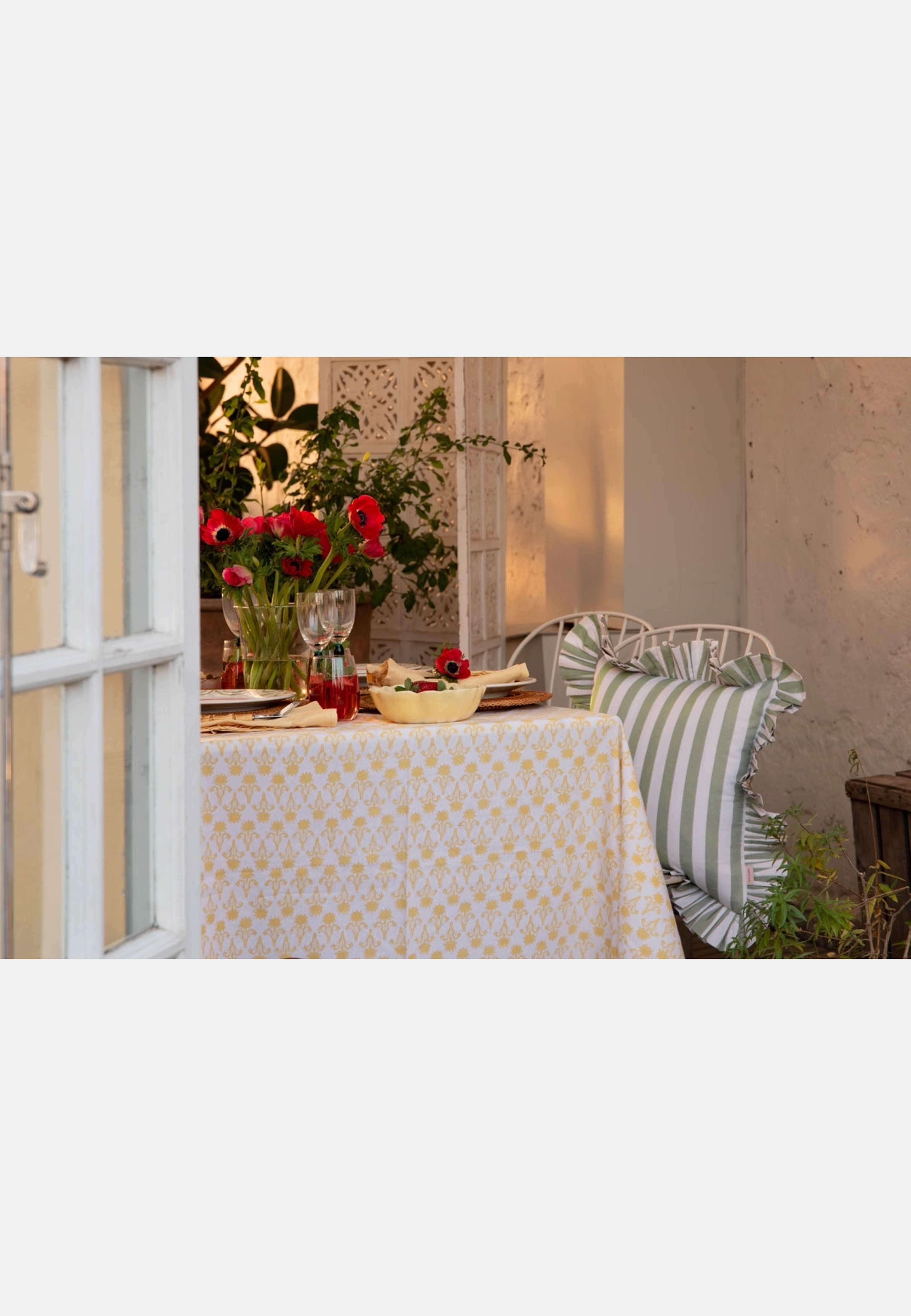 Breton Kuddfodral - 40x40 Cm, från Pick A Poppy, i färgen green. Klicka för att öppna bilden i stort format