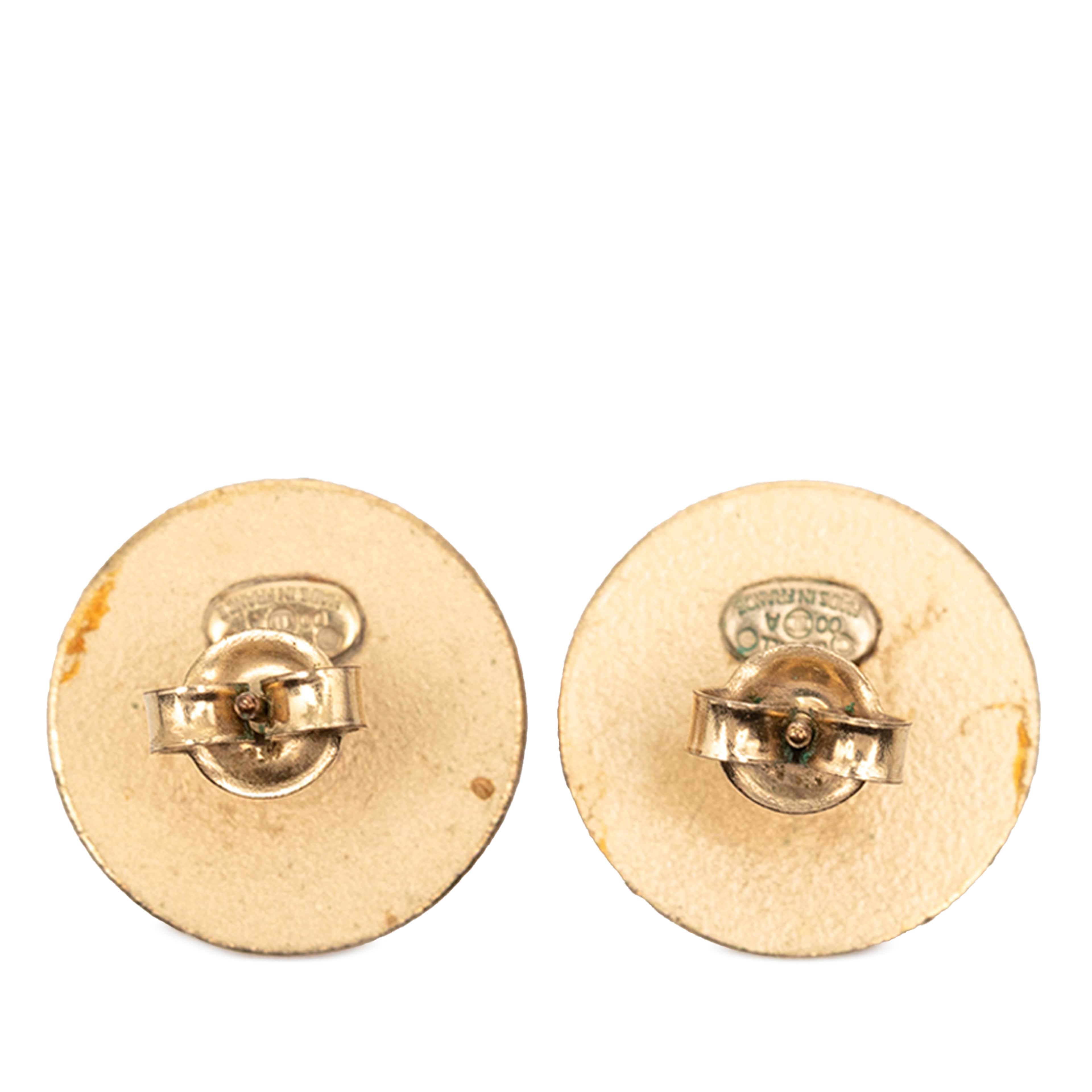 Chanel Cc Gold Plated Strass Clip On Earrings, från Luxclusif, i färgen gold. Klicka för att öppna bilden i stort format