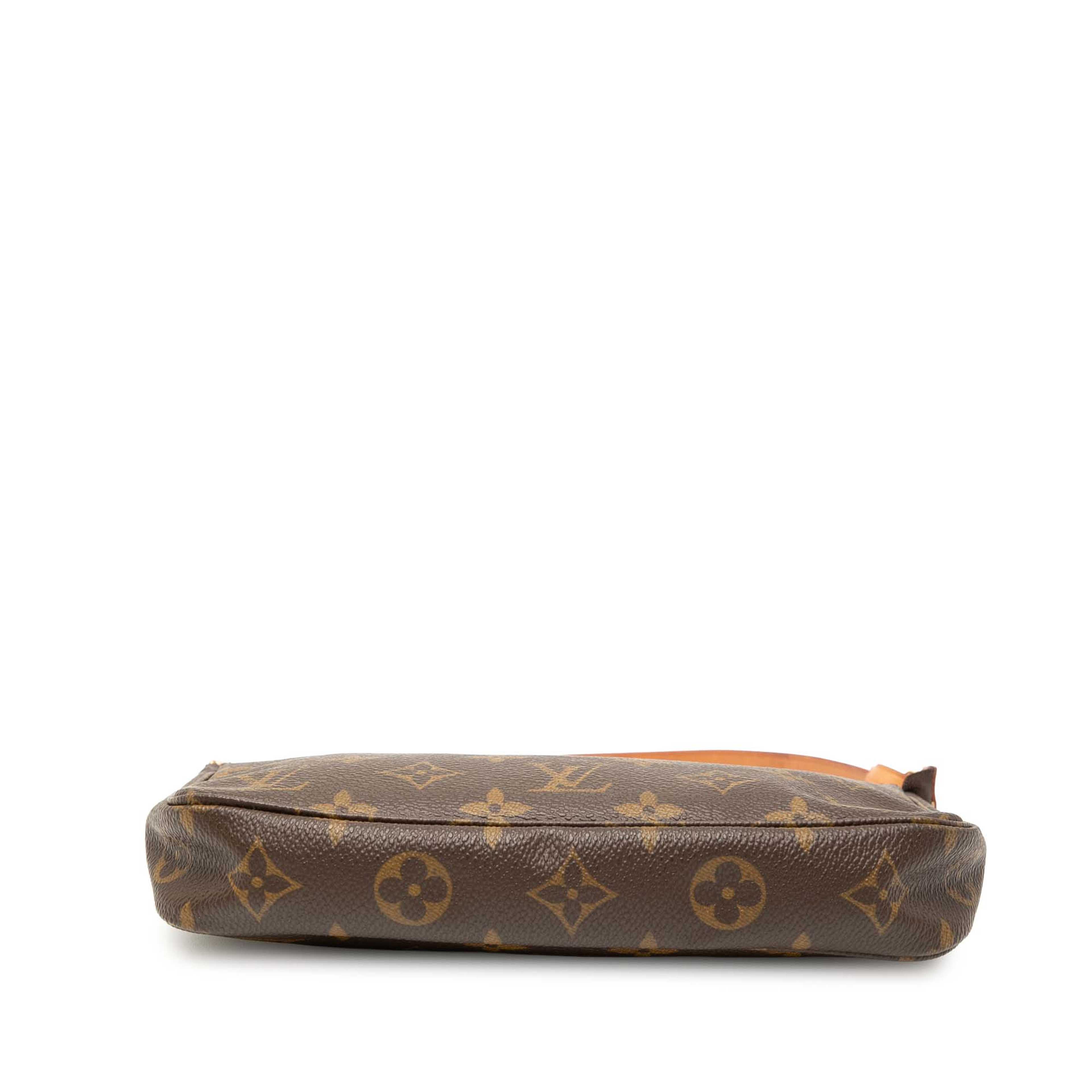 Louis Vuitton Monogram Pochette Accessoires, från Luxclusif, i färgen brown. Klicka för att öppna bilden i stort format
