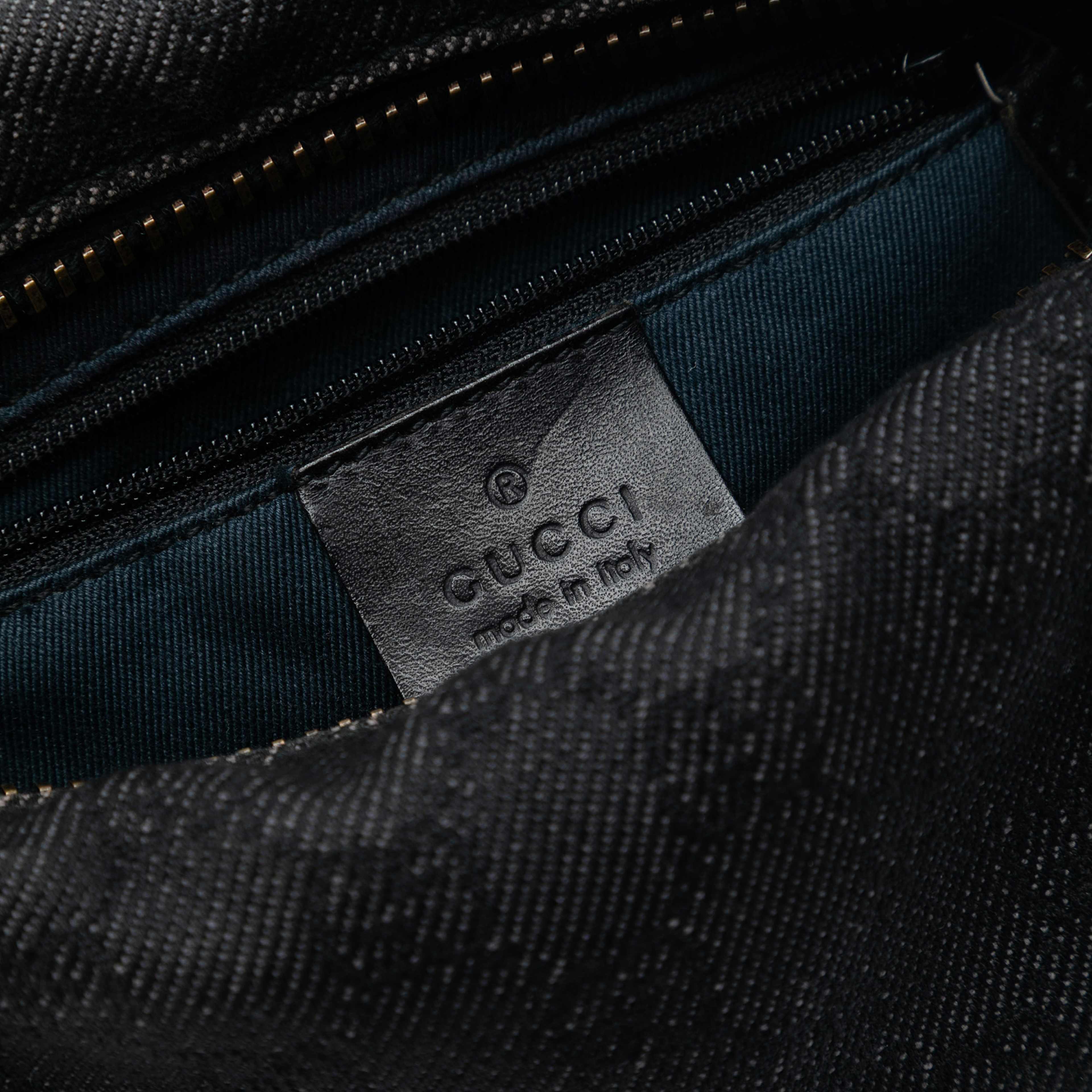 Gucci Gg Denim Handbag, från Luxclusif, i färgen black. Klicka för att öppna bilden i stort format