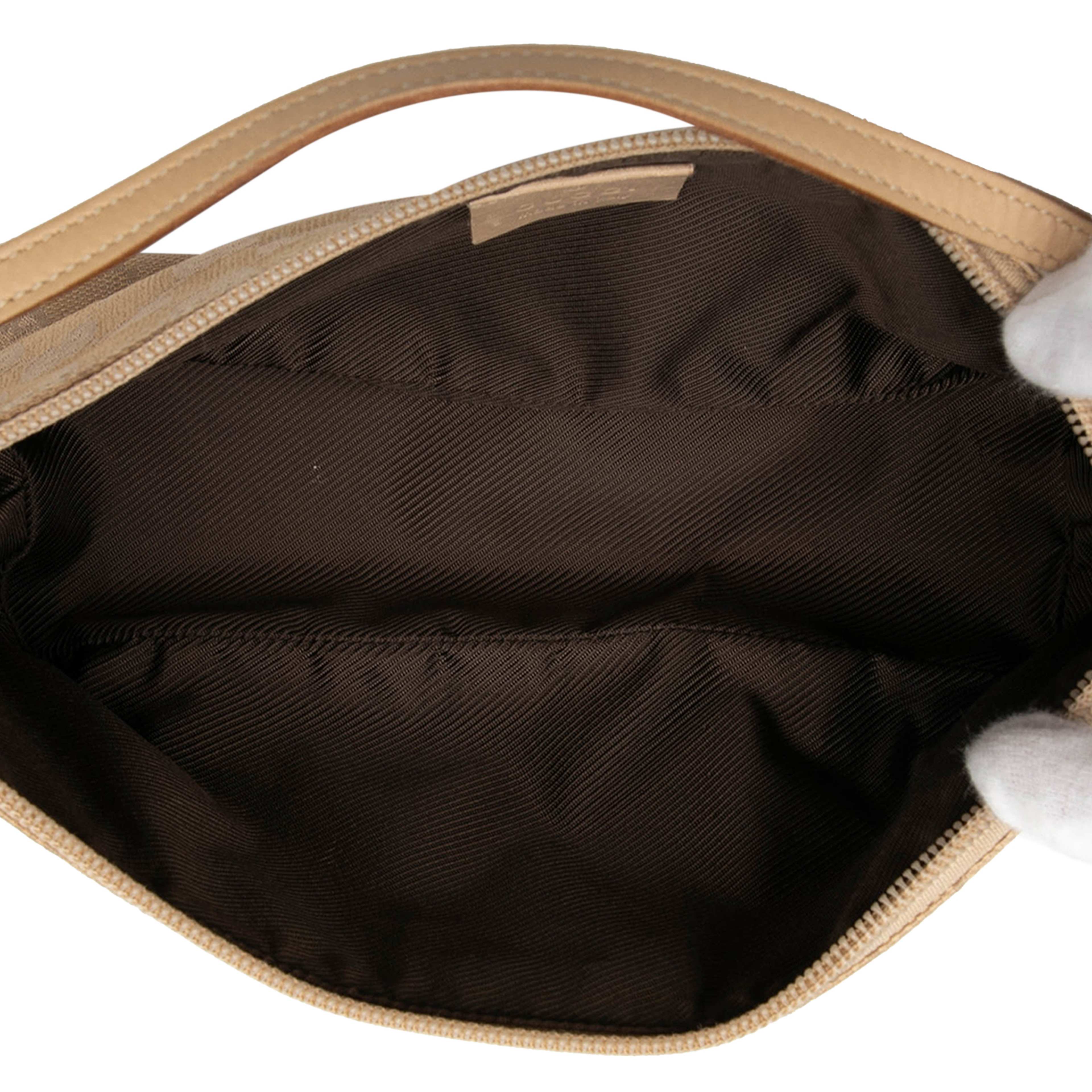 Gucci Gg Canvas Boat, från Luxclusif, i färgen beige. Klicka för att öppna bilden i stort format