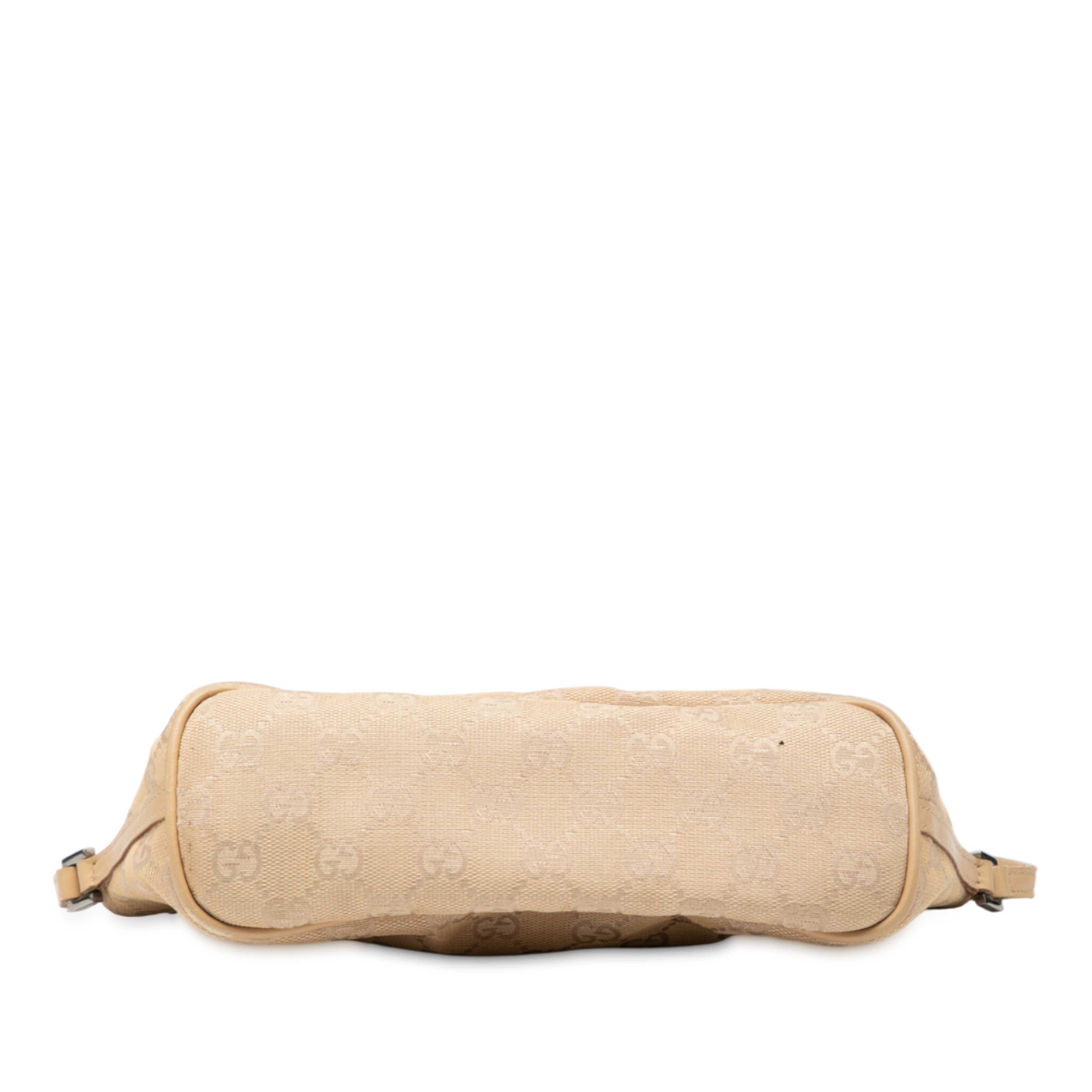 Gucci Gg Canvas Boat, från Luxclusif, i färgen beige. Klicka för att öppna bilden i stort format