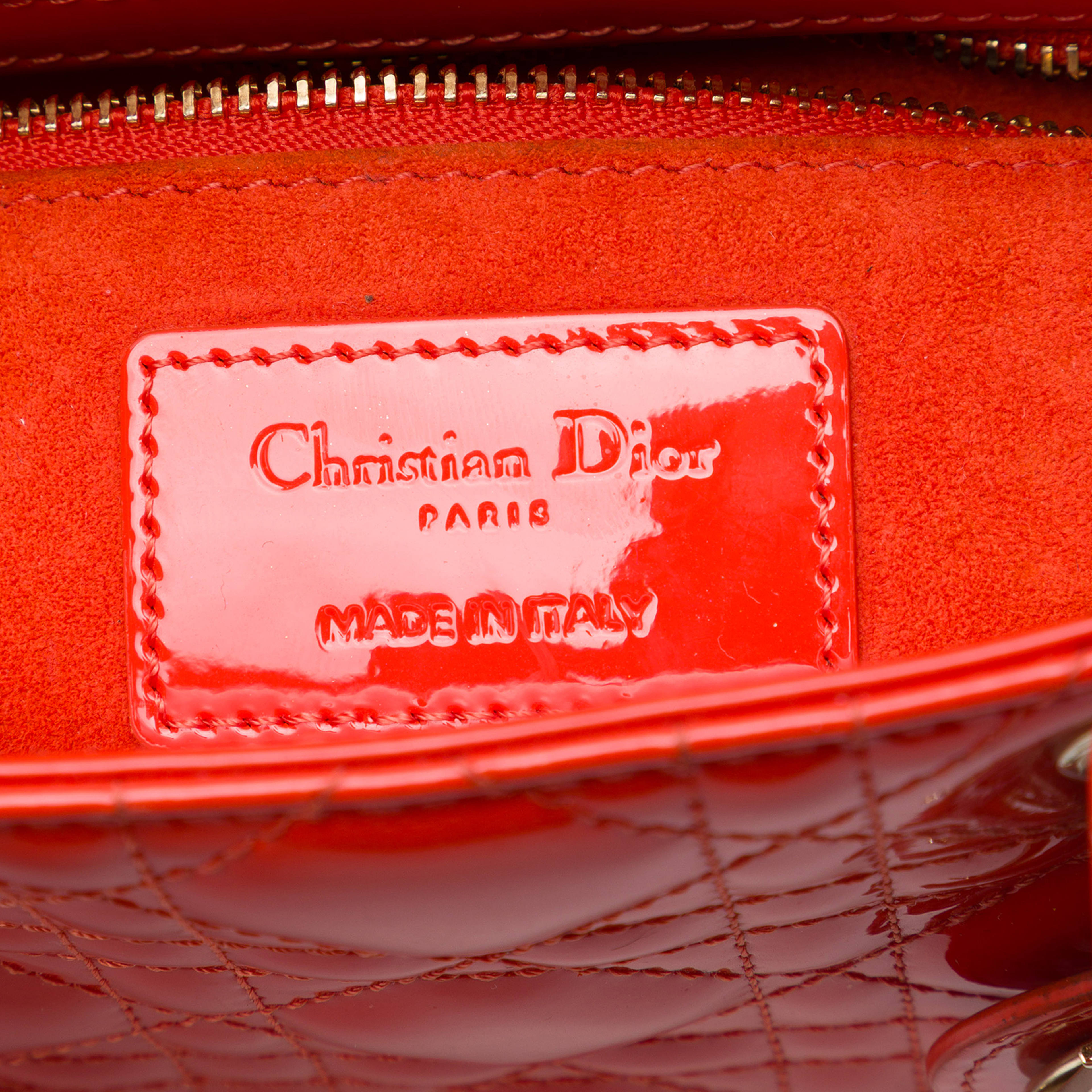Dior Mini Patent Cannage Lady Dior, från Luxclusif, i färgen orange. Klicka för att öppna bilden i stort format