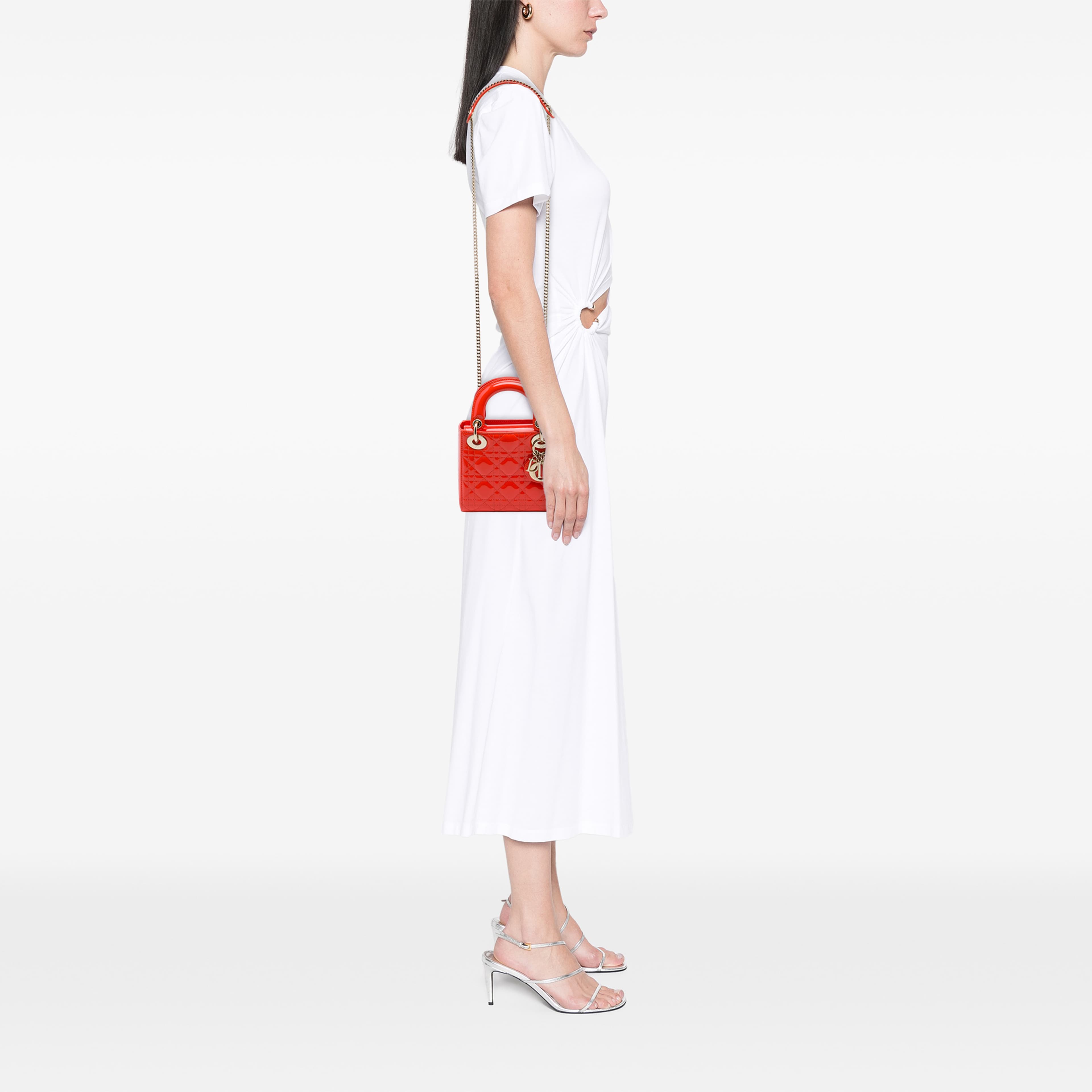 Dior Mini Patent Cannage Lady Dior, från Luxclusif, i färgen orange. Klicka för att öppna bilden i stort format