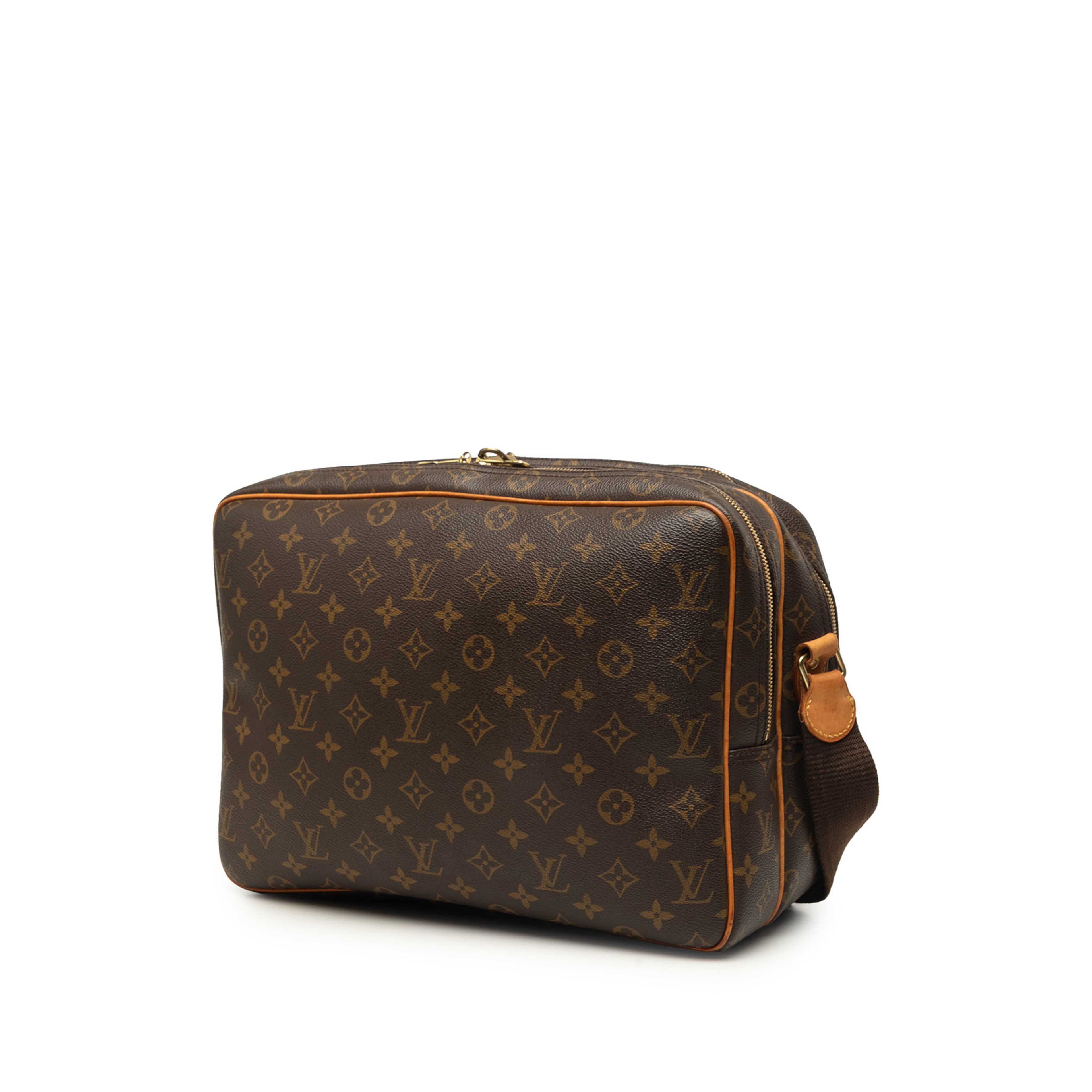 Louis Vuitton Monogram Reporter Gm, från Luxclusif, i färgen brun. Klicka för att öppna bilden i stort format