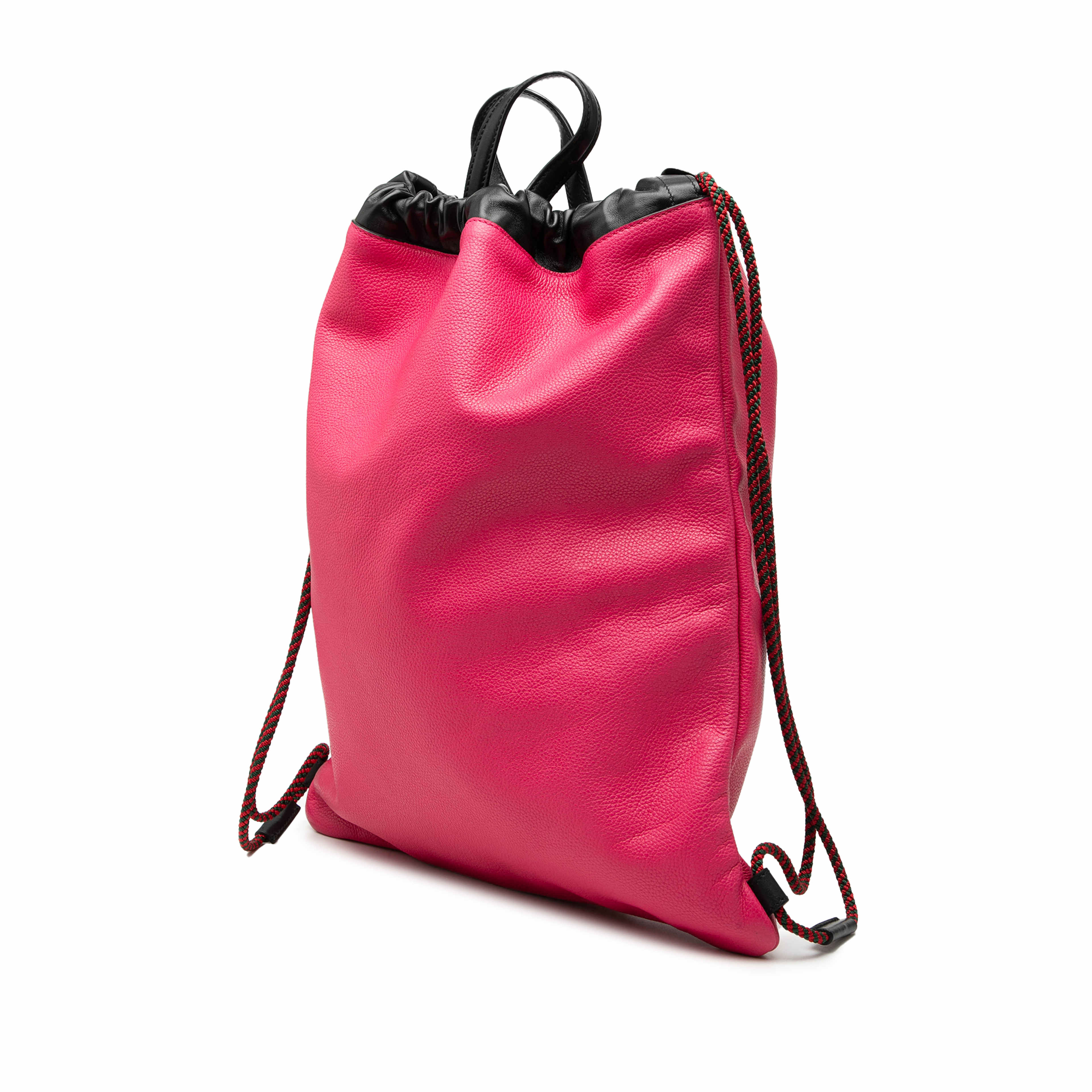 Gucci Leather Logo Drawstring Backpack, från Luxclusif, i färgen rosa. Klicka för att öppna bilden i stort format
