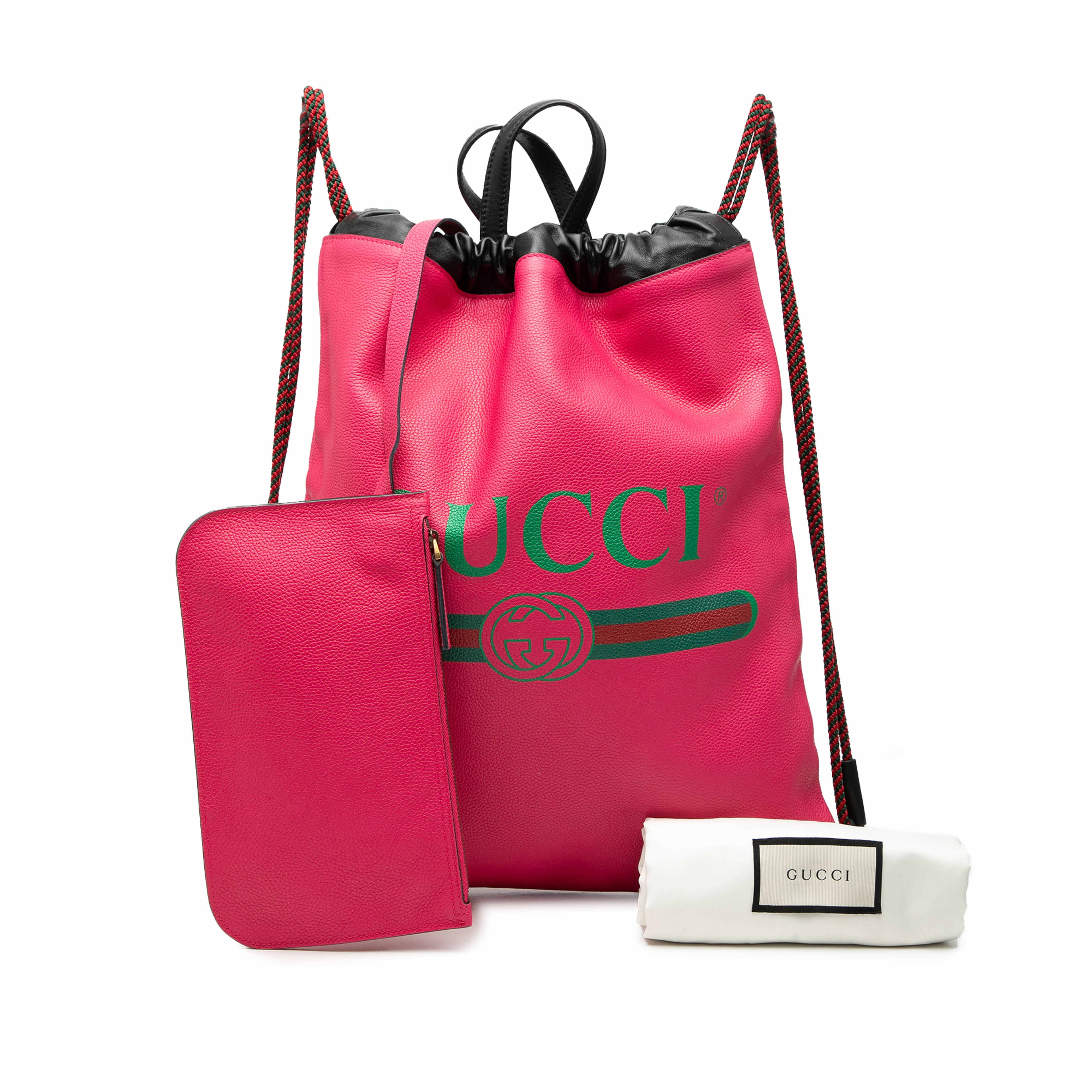 Gucci Leather Logo Drawstring Backpack, från Luxclusif, i färgen rosa. Klicka för att öppna bilden i stort format