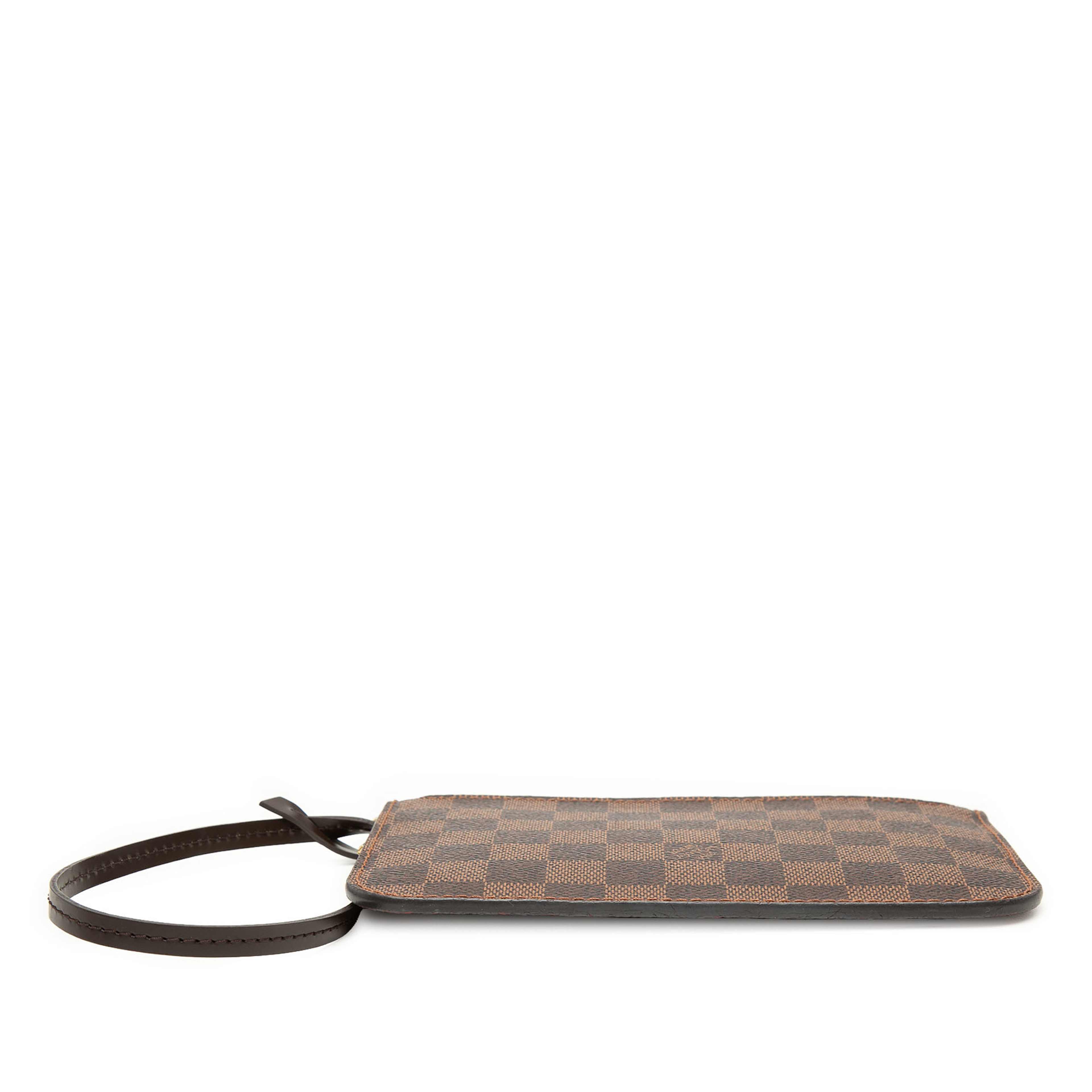 Louis Vuitton Damier Ebene Neverfull Mm Pouch, från Luxclusif, i färgen brun. Klicka för att öppna bilden i stort format