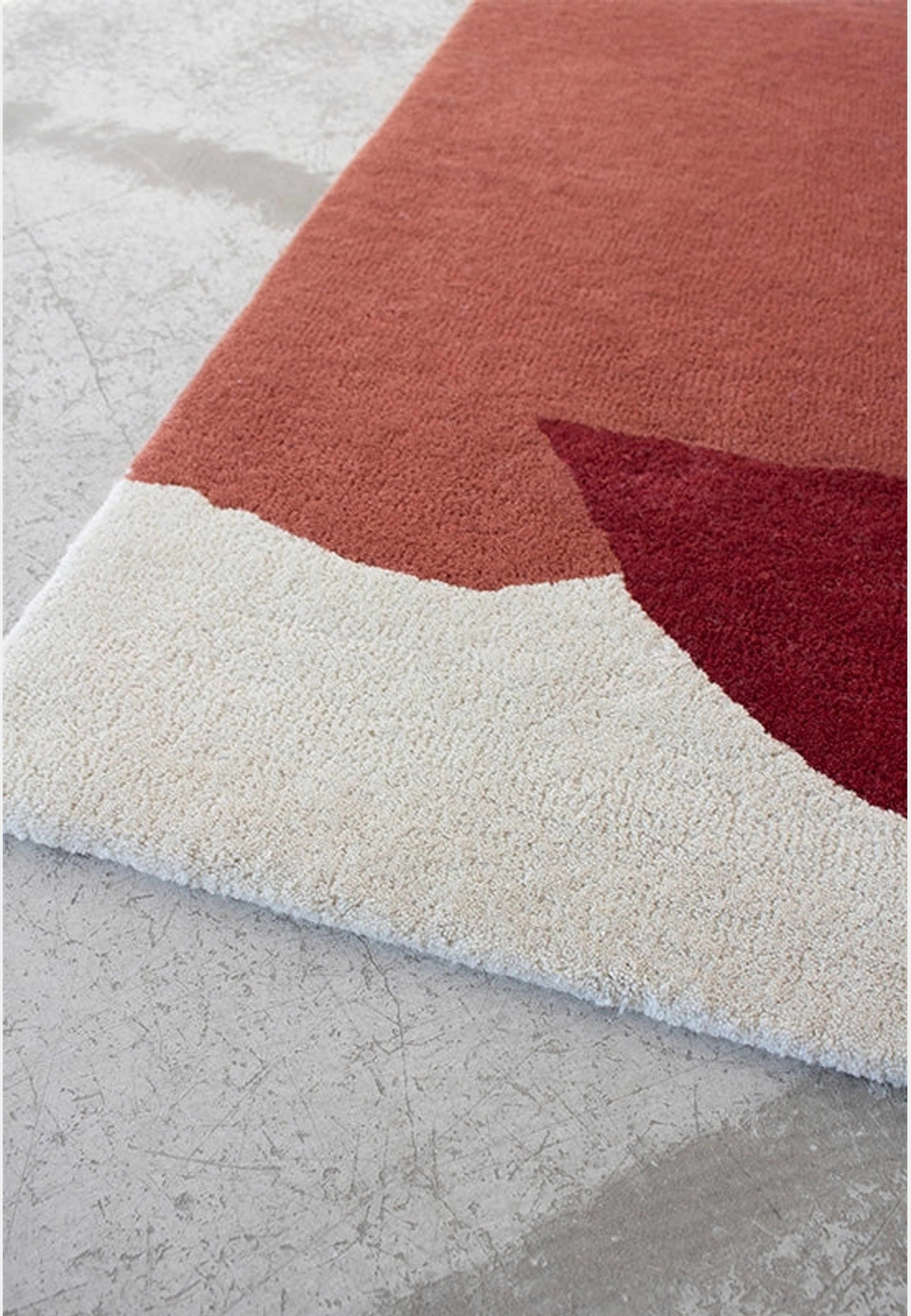 Scandi Cloudberry, från Layered, i färgen cloudberry red. Klicka för att öppna bilden i stort format