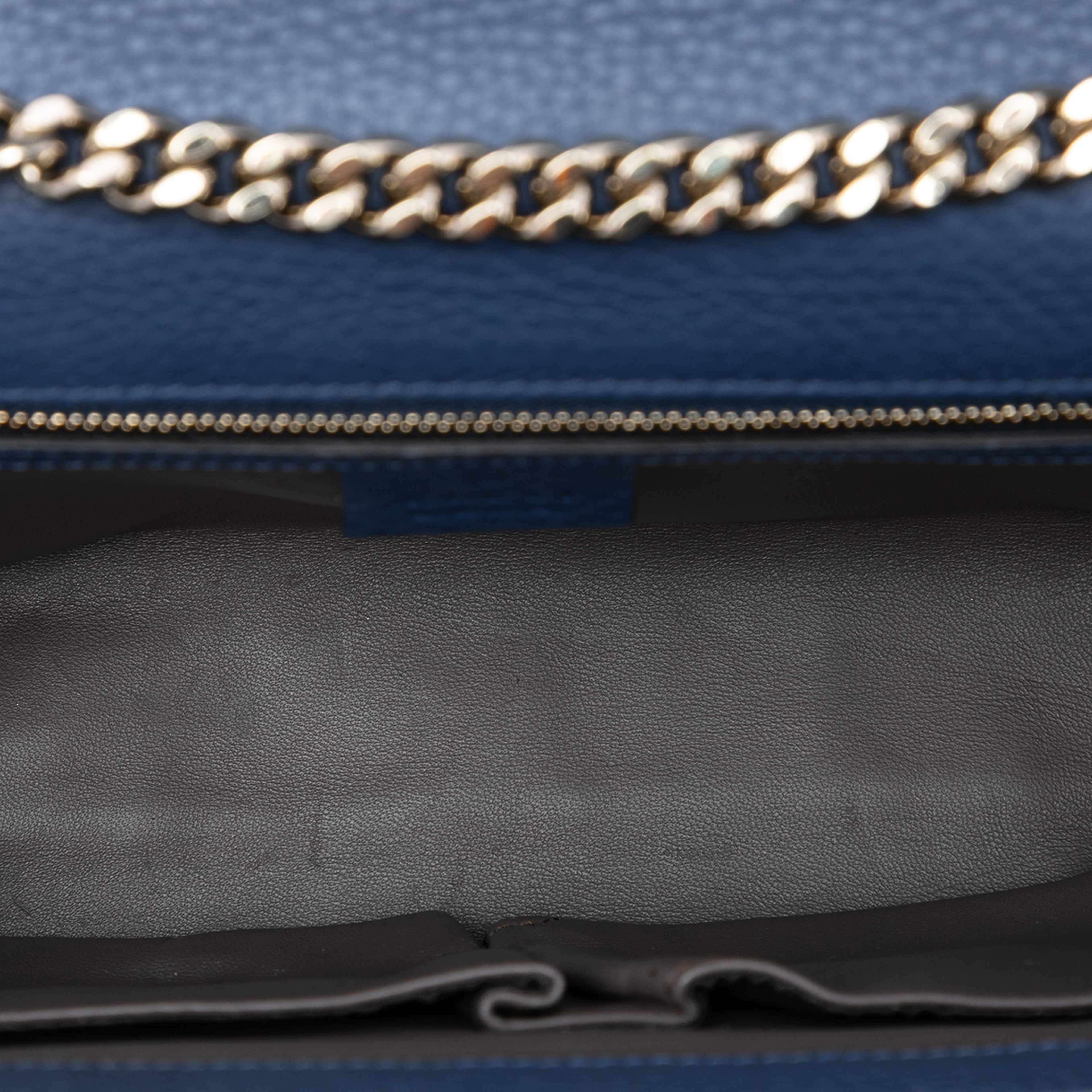 Gucci Medium Leather Miss Bamboo Crossbody, från Luxclusif, i färgen dark blue. Klicka för att öppna bilden i stort format