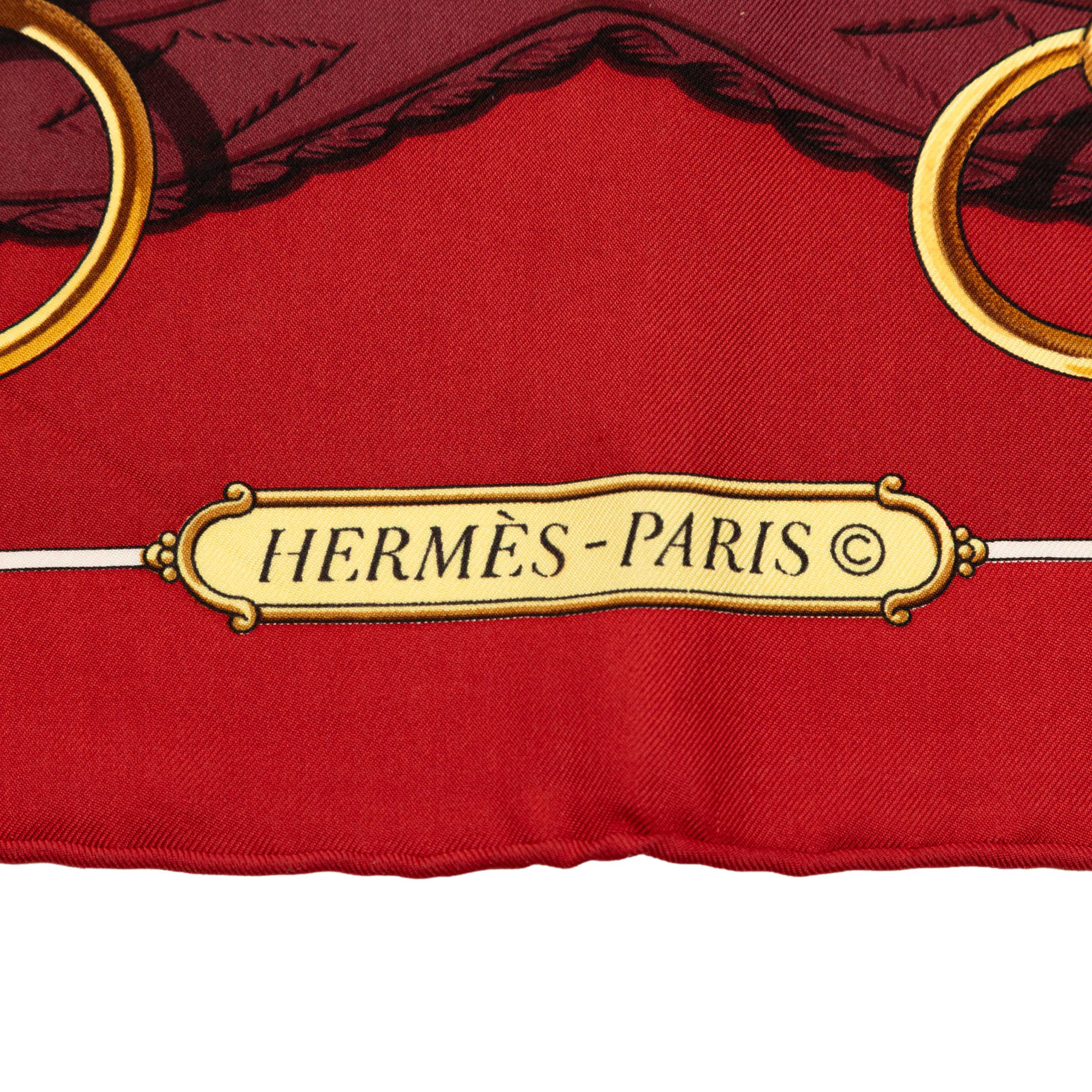 Hermès Lift Profile Silk Scarf 90, från Luxclusif, i färgen red. Klicka för att öppna bilden i stort format