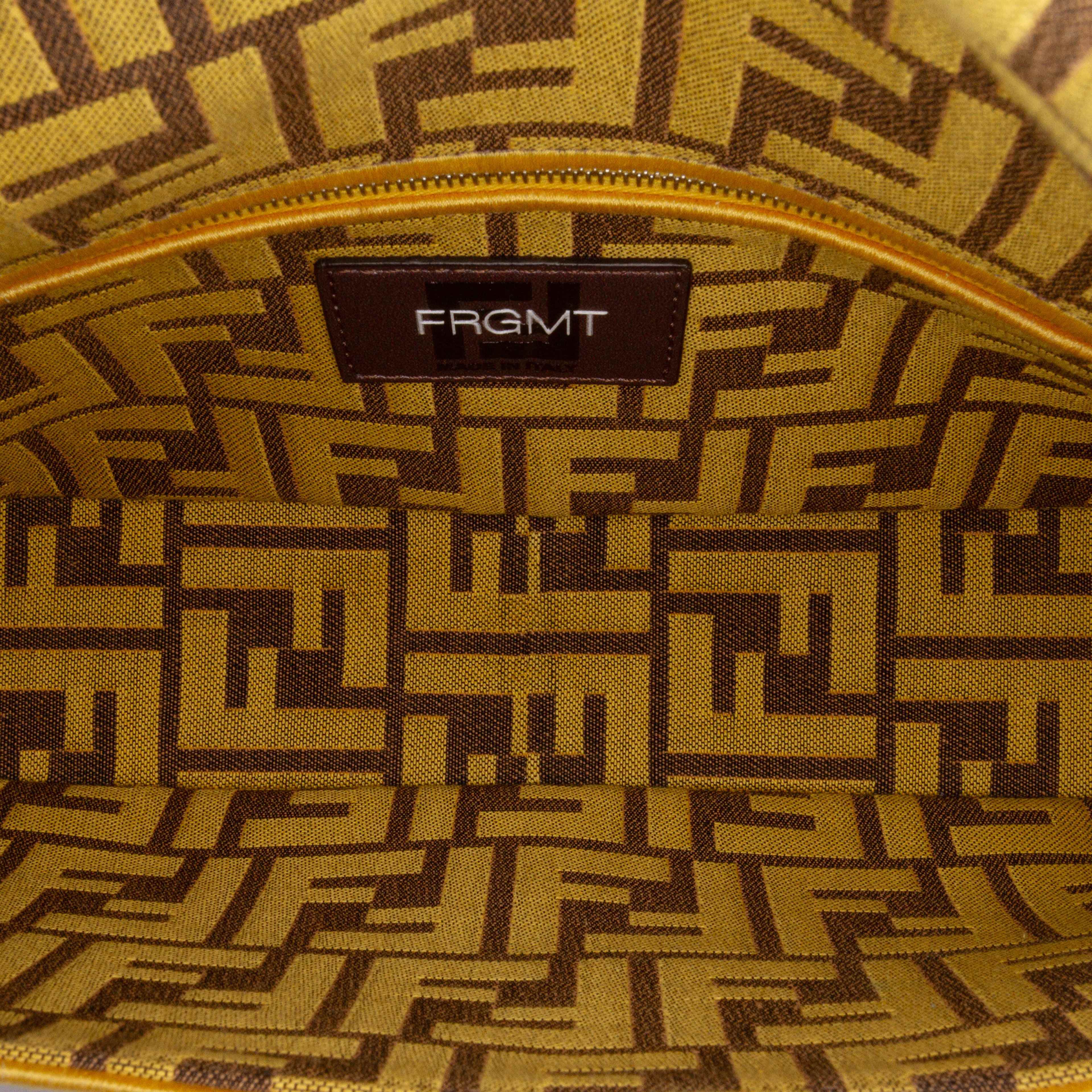 Fendi Frgmt X Zucca Embroidered Canvas Baguette Satchel, från Luxclusif, i färgen yellow. Klicka för att öppna bilden i stort format