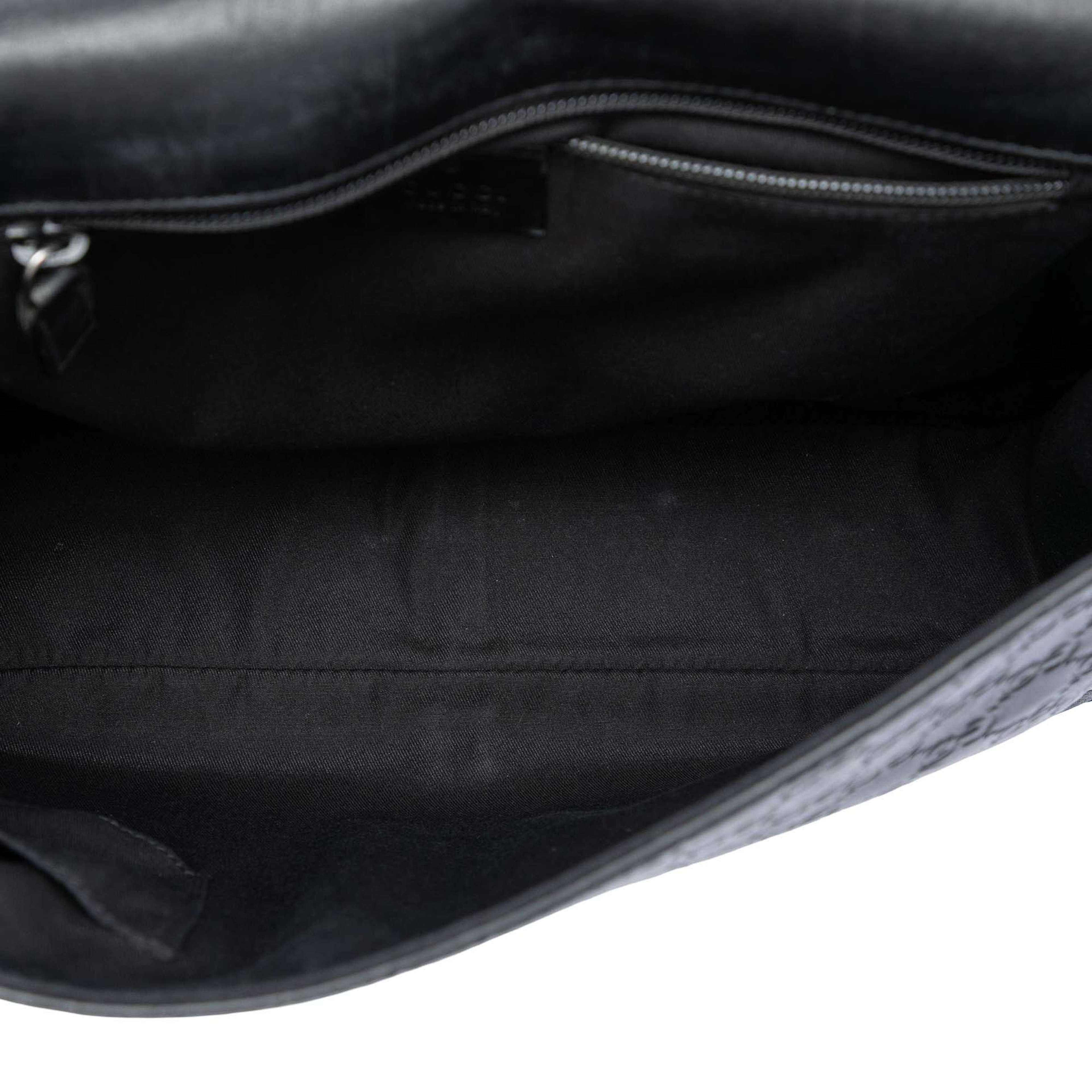 Gucci Guccissima Messenger Bag, från Luxclusif, i färgen black. Klicka för att öppna bilden i stort format