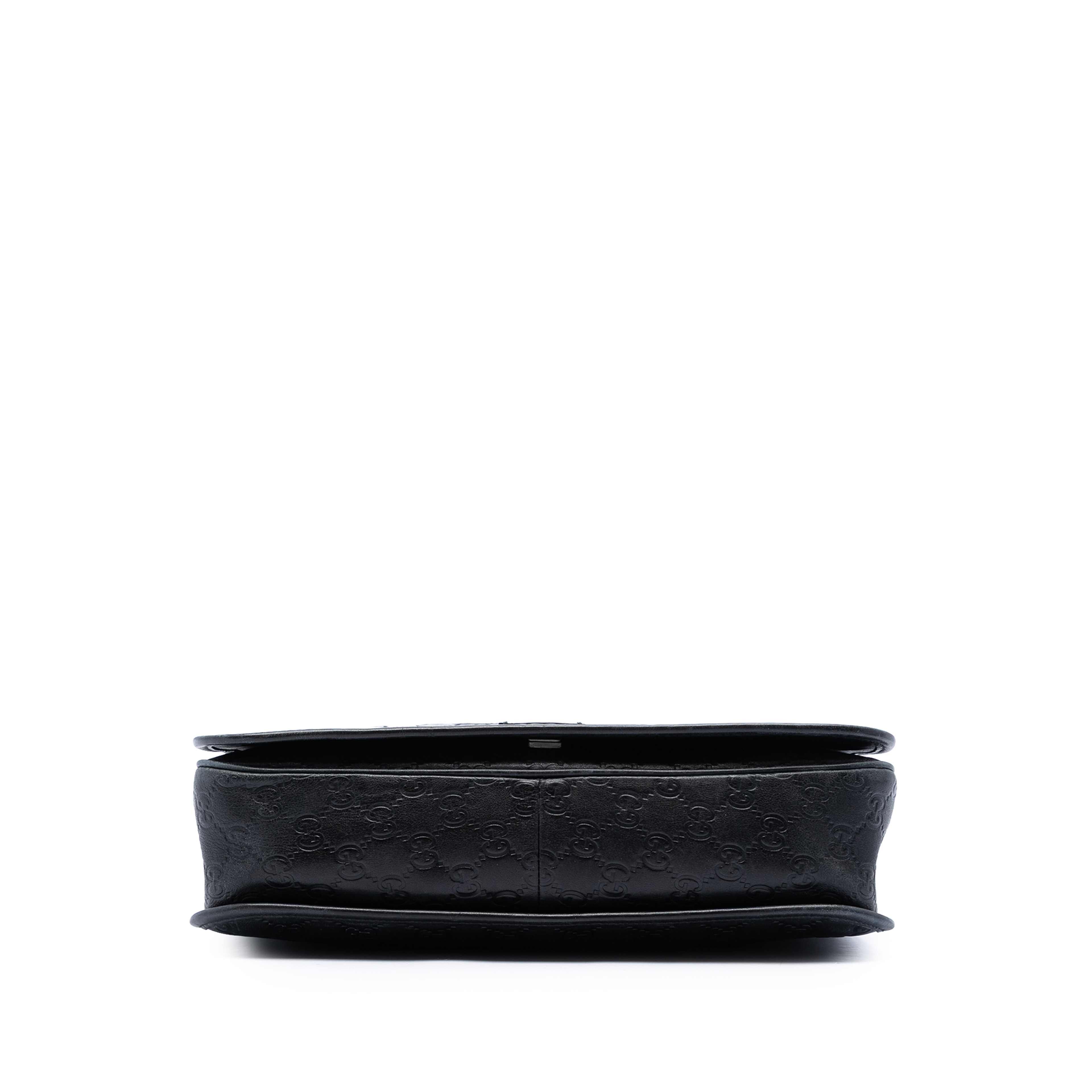 Gucci Guccissima Messenger Bag, från Luxclusif, i färgen black. Klicka för att öppna bilden i stort format