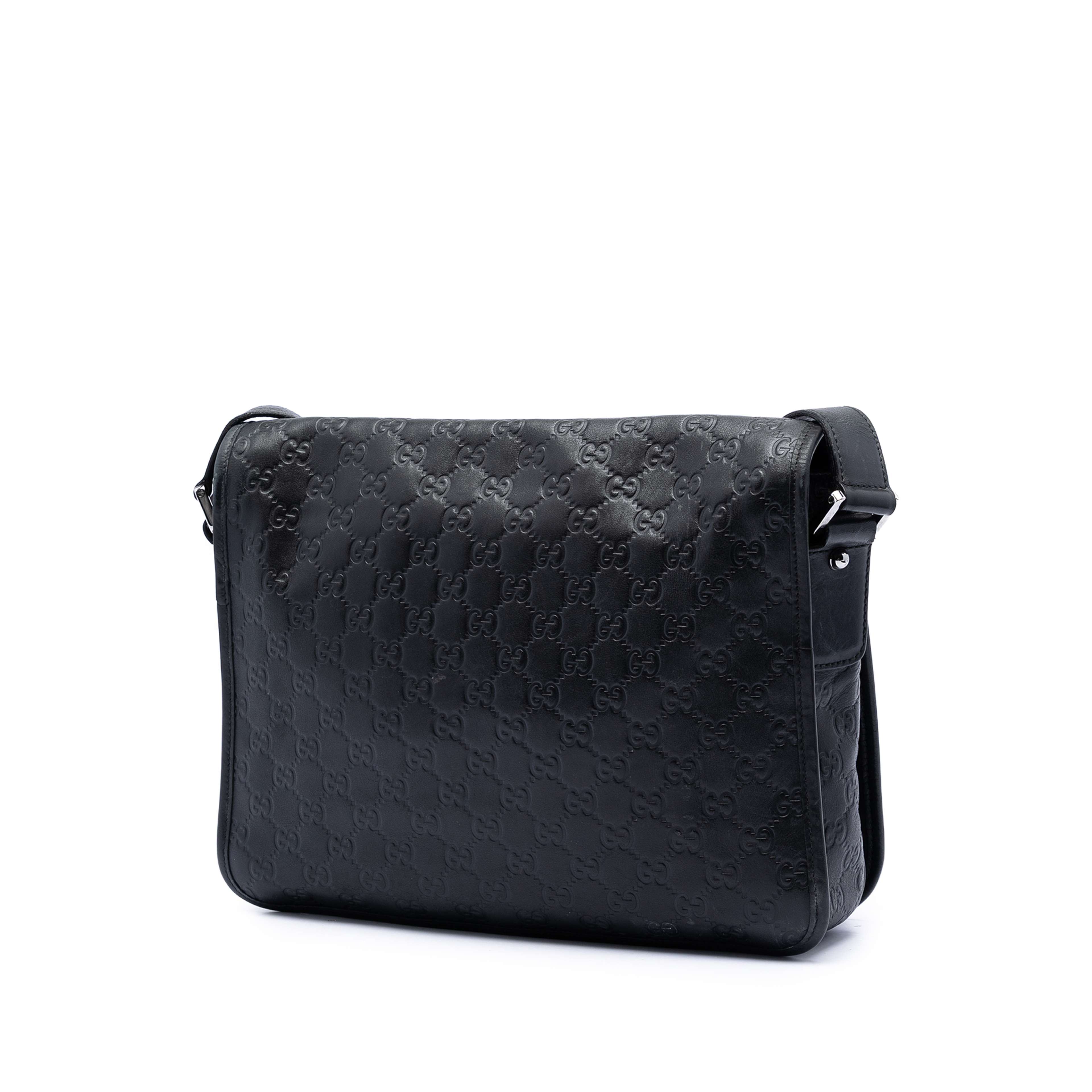 Gucci Guccissima Messenger Bag, från Luxclusif, i färgen svart. Klicka för att öppna bilden i stort format