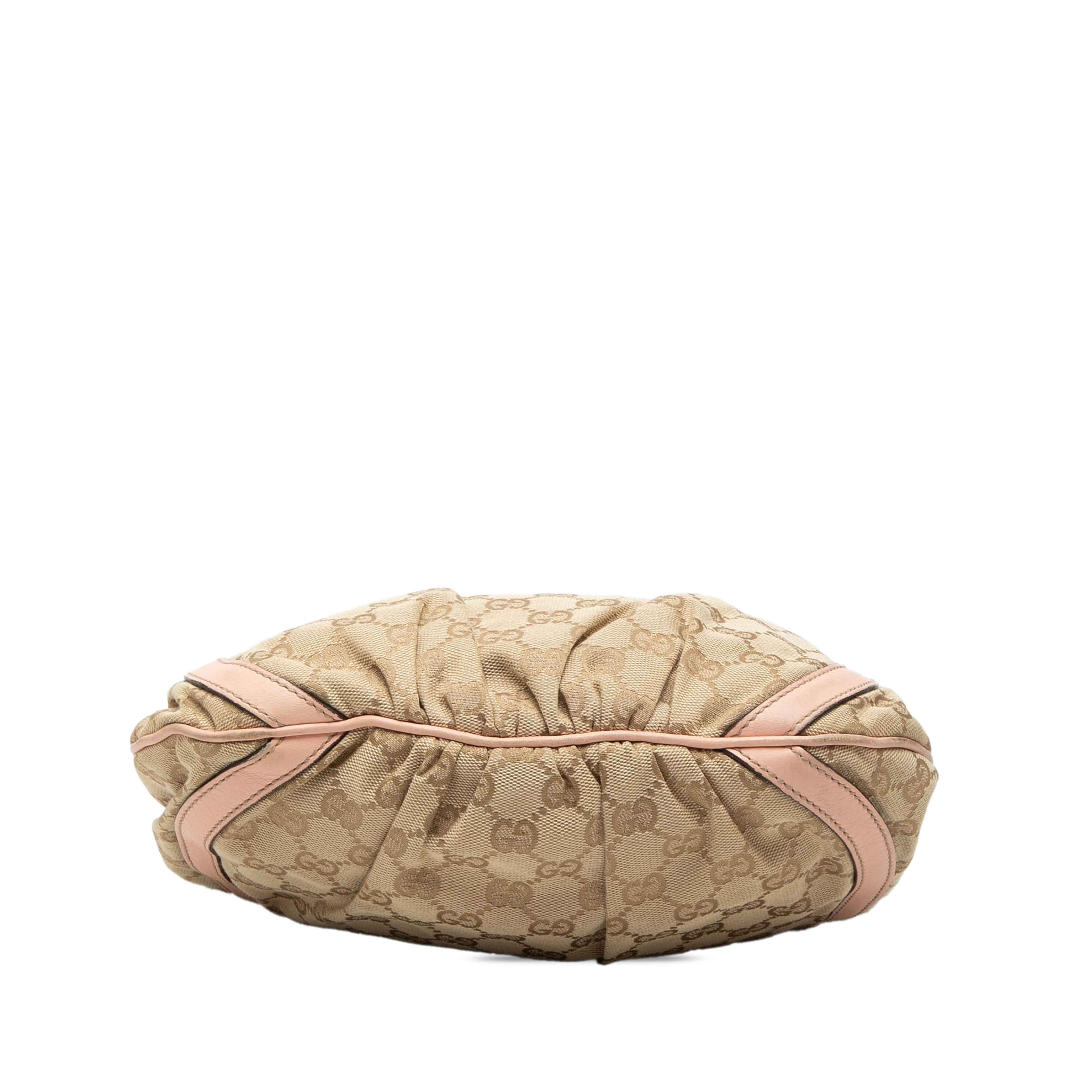 Gucci Gg Canvas Abbey D Ring Crossbody, från Luxclusif, i färgen rosa. Klicka för att öppna bilden i stort format
