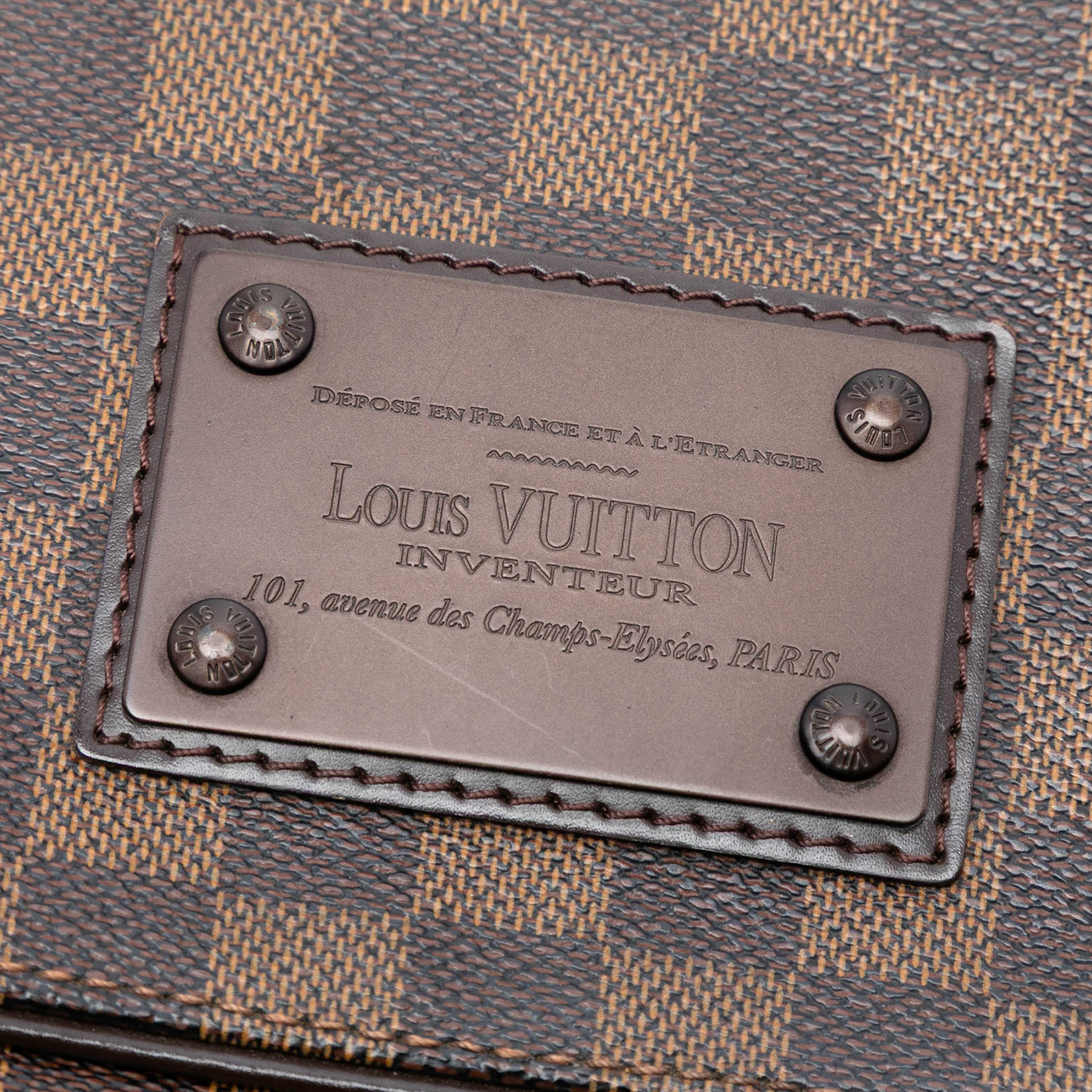 Louis Vuitton Damier Ebene Brooklyn Mm, från Luxclusif, i färgen brown. Klicka för att öppna bilden i stort format