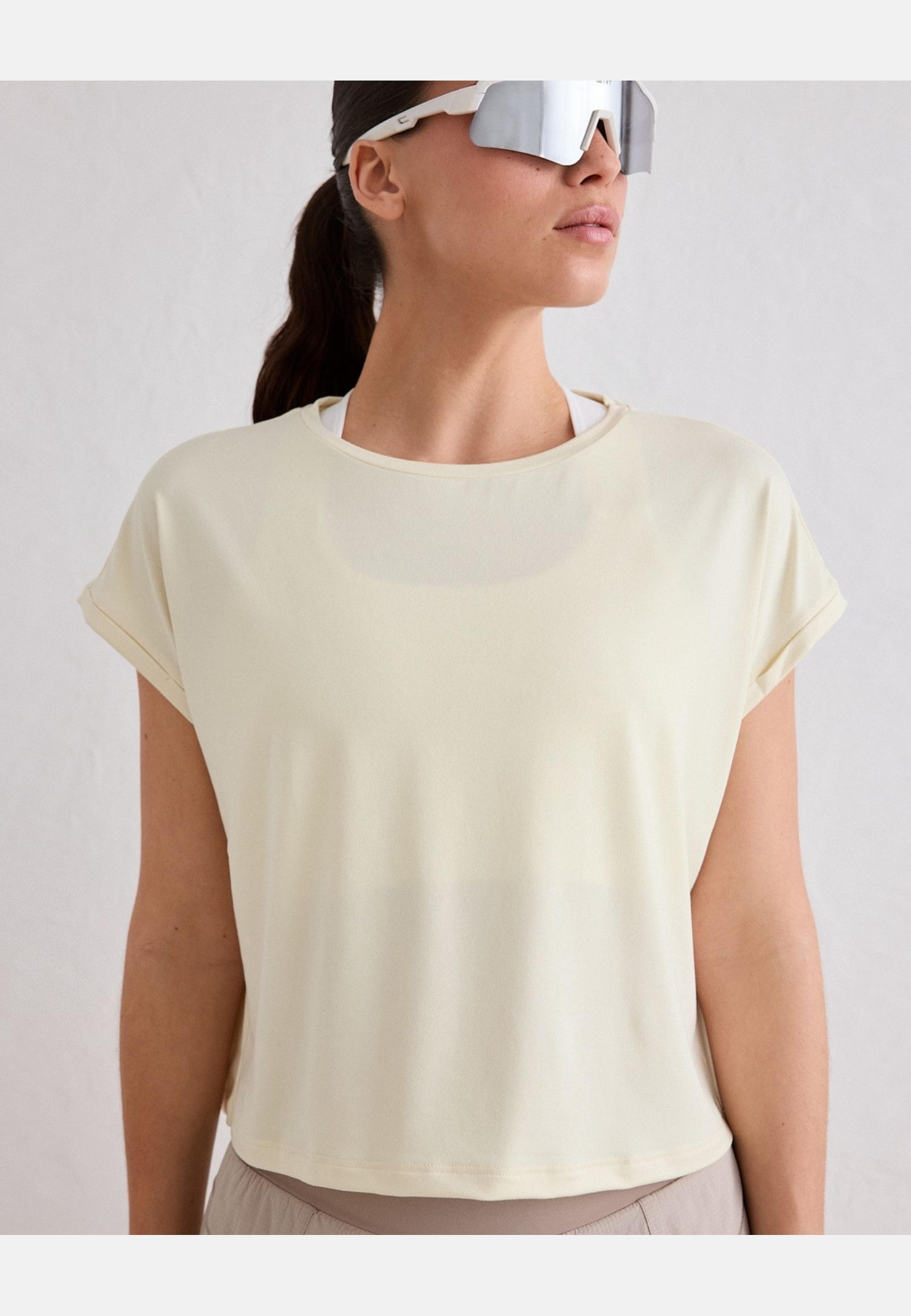 Soft Basic Roll Sleeve Top, från aim'n, i färgen lemon white. Klicka för att öppna bilden i stort format