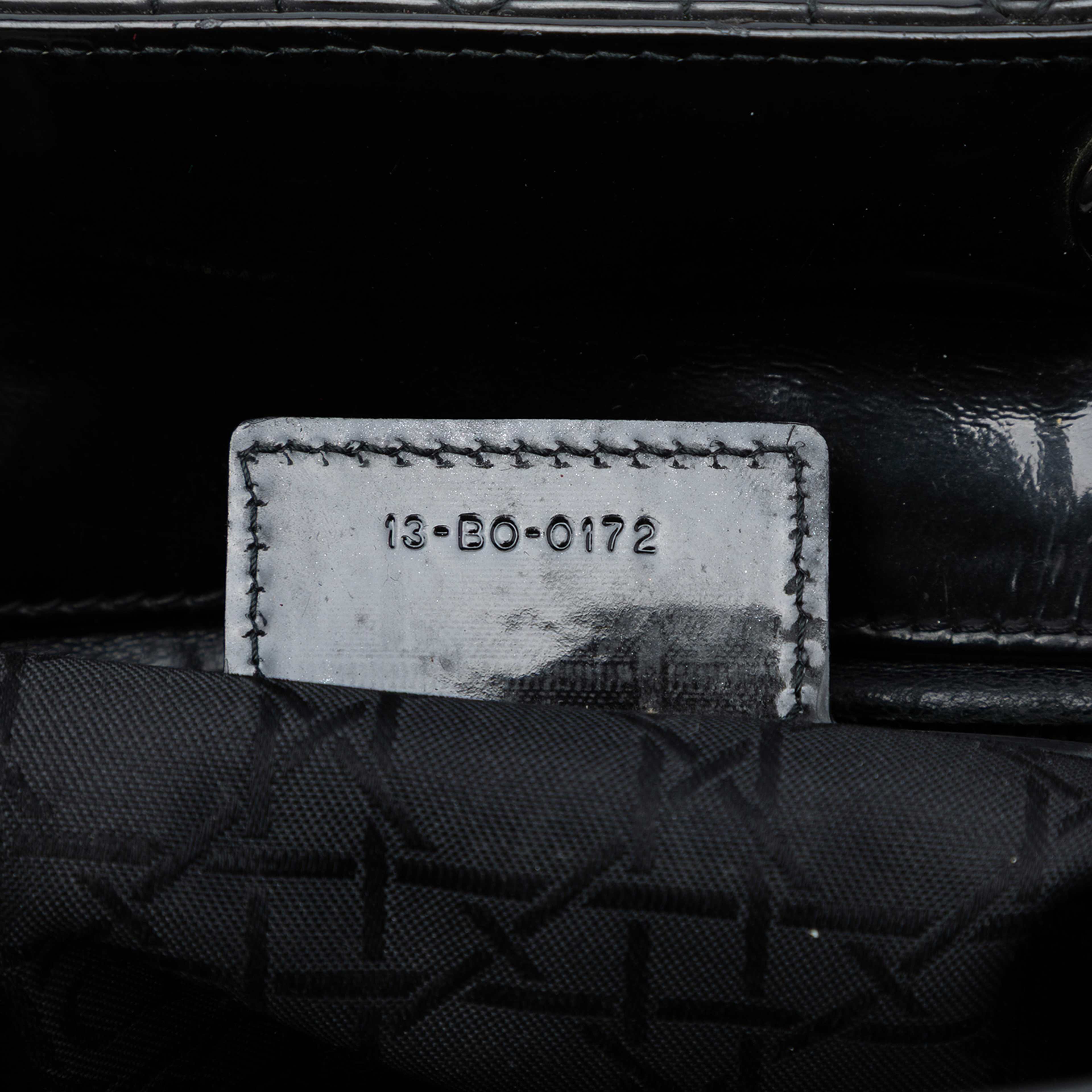 Dior Large Patent Cannage Lady Dior, från Luxclusif, i färgen black. Klicka för att öppna bilden i stort format