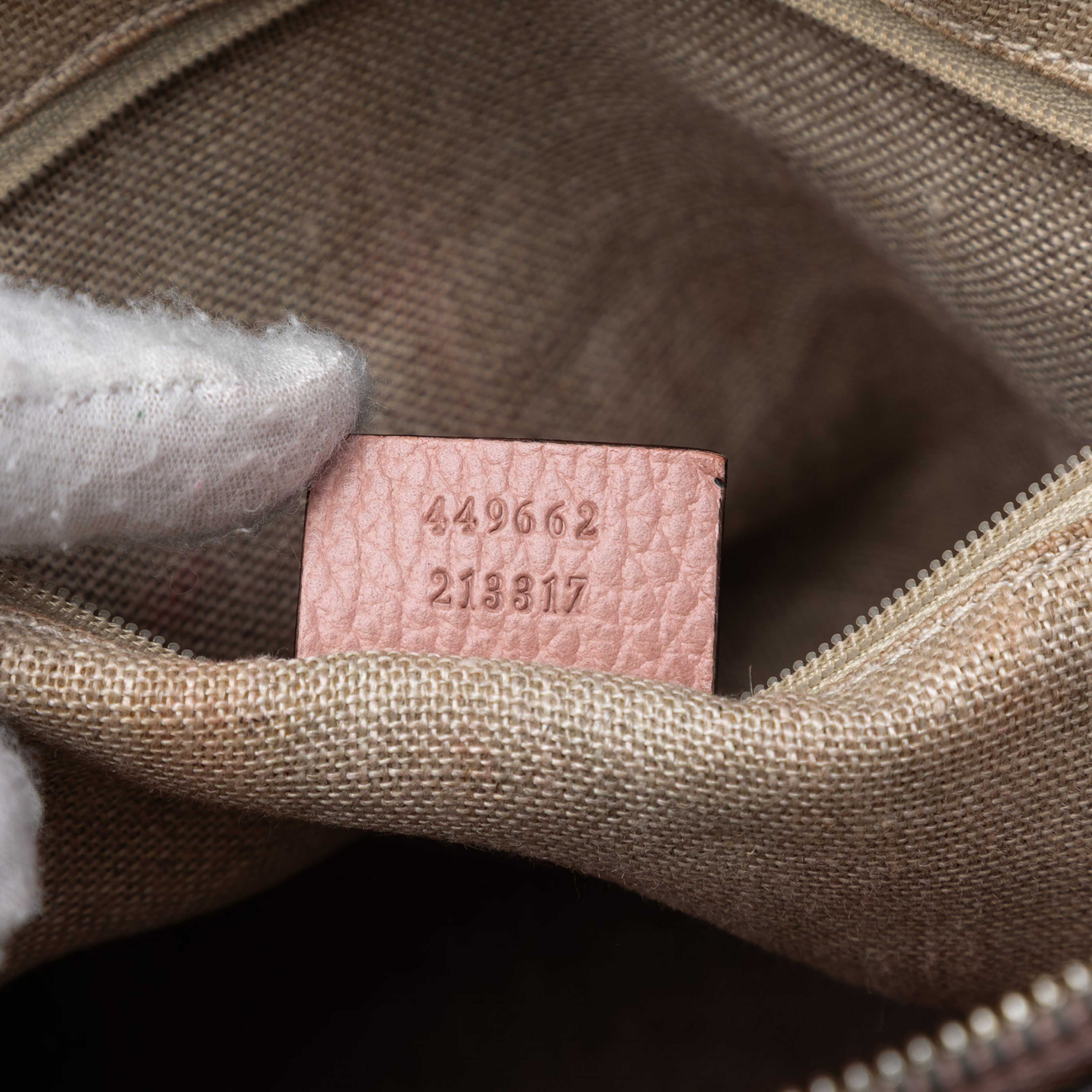 Gucci Small Dollar Calfskin Gg Charm Dome Satchel, från Luxclusif, i färgen pink. Klicka för att öppna bilden i stort format