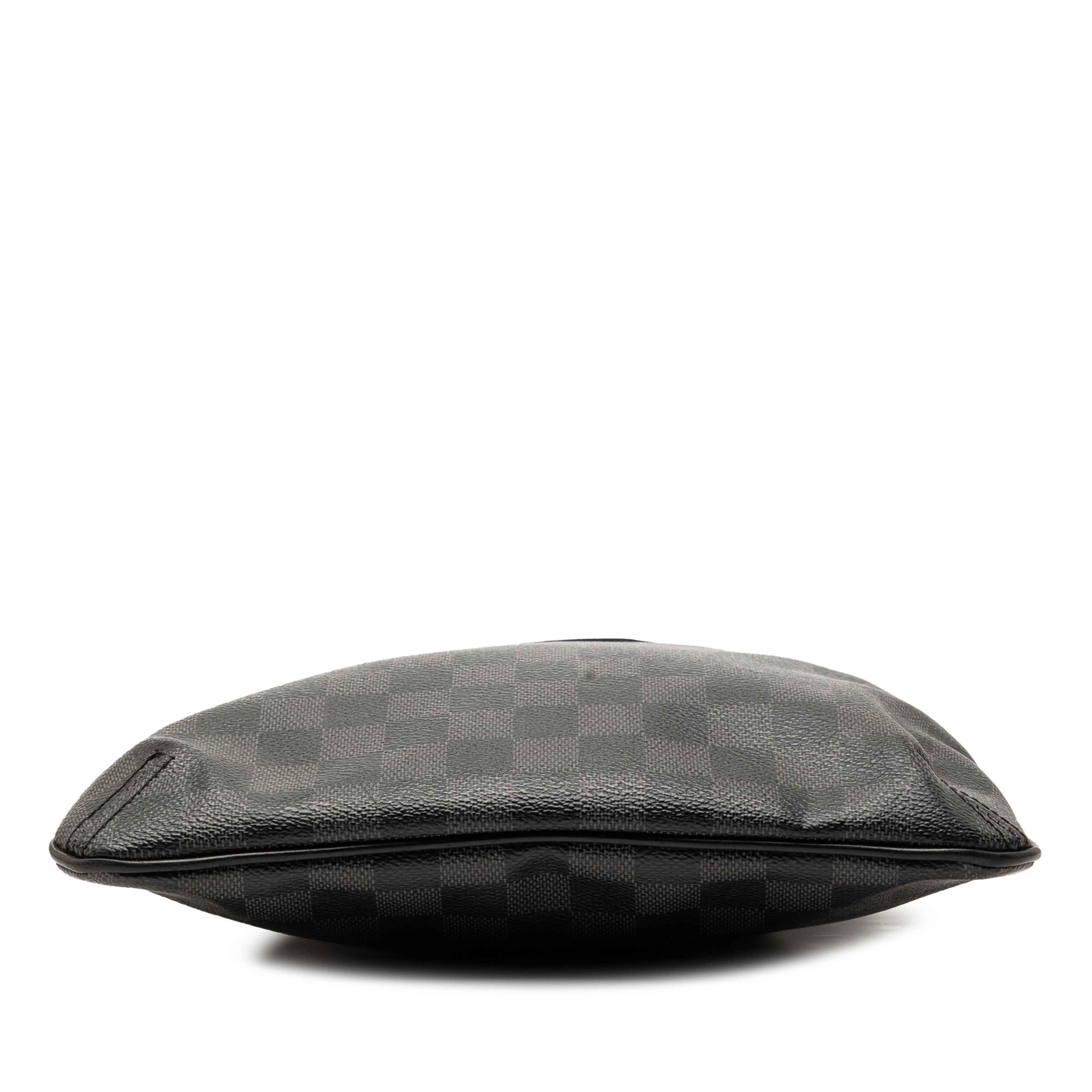Louis Vuitton Damier Graphite Thomas, från Luxclusif, i färgen black. Klicka för att öppna bilden i stort format