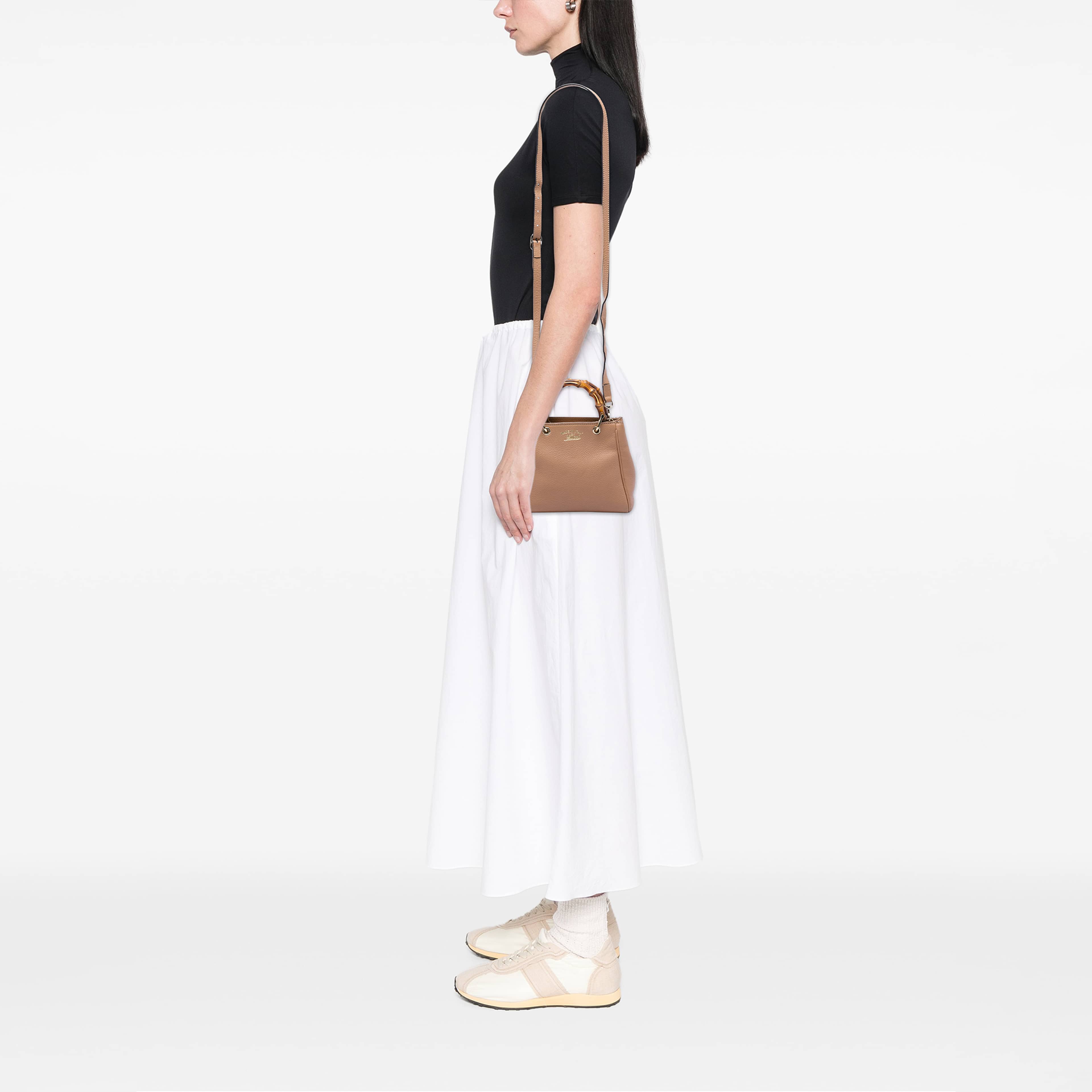 Gucci Mini Calfskin Bamboo Shopper Satchel, från Luxclusif, i färgen brun. Klicka för att öppna bilden i stort format