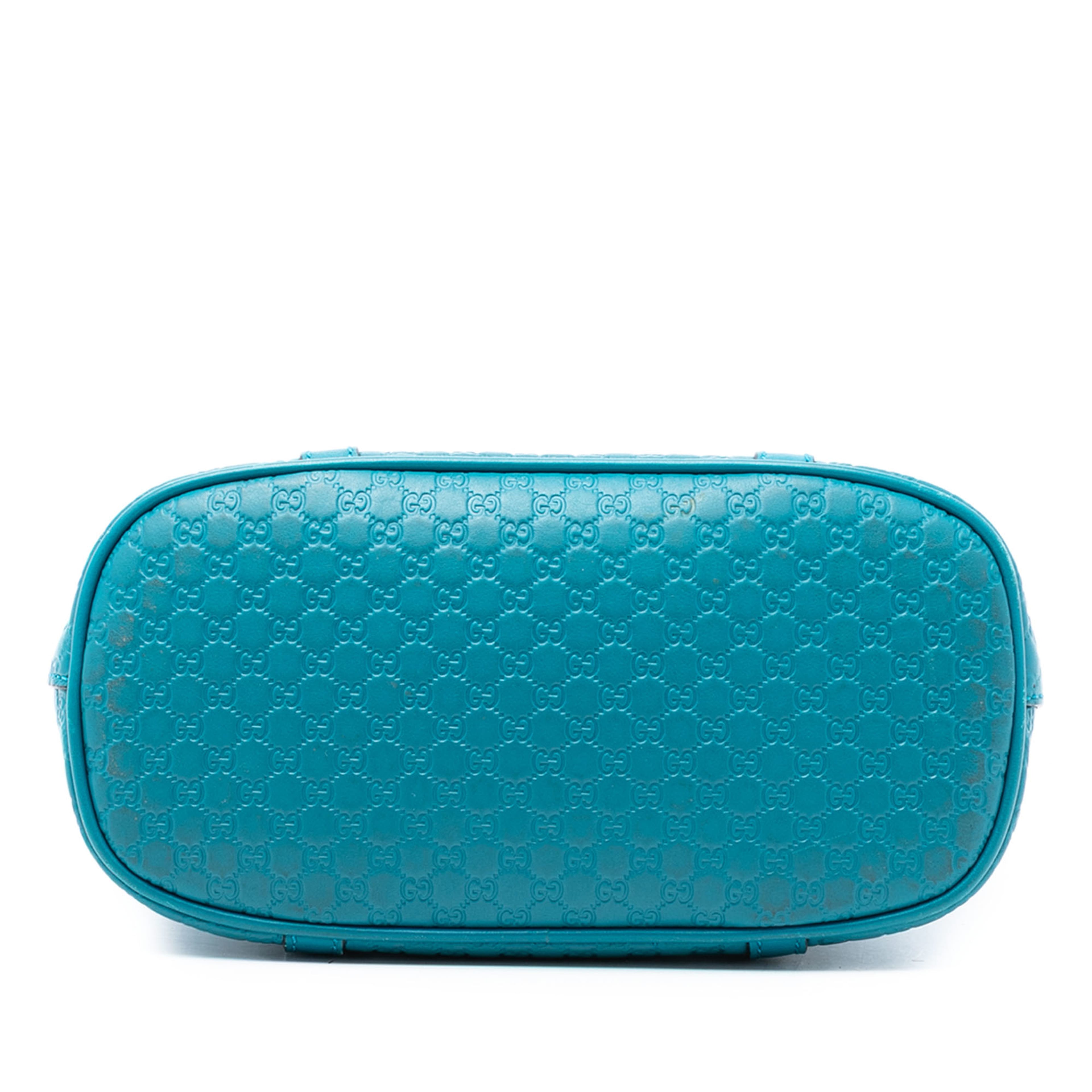 Gucci Mini Microguccissima Dome Satchel, från Luxclusif, i färgen turquoise. Klicka för att öppna bilden i stort format