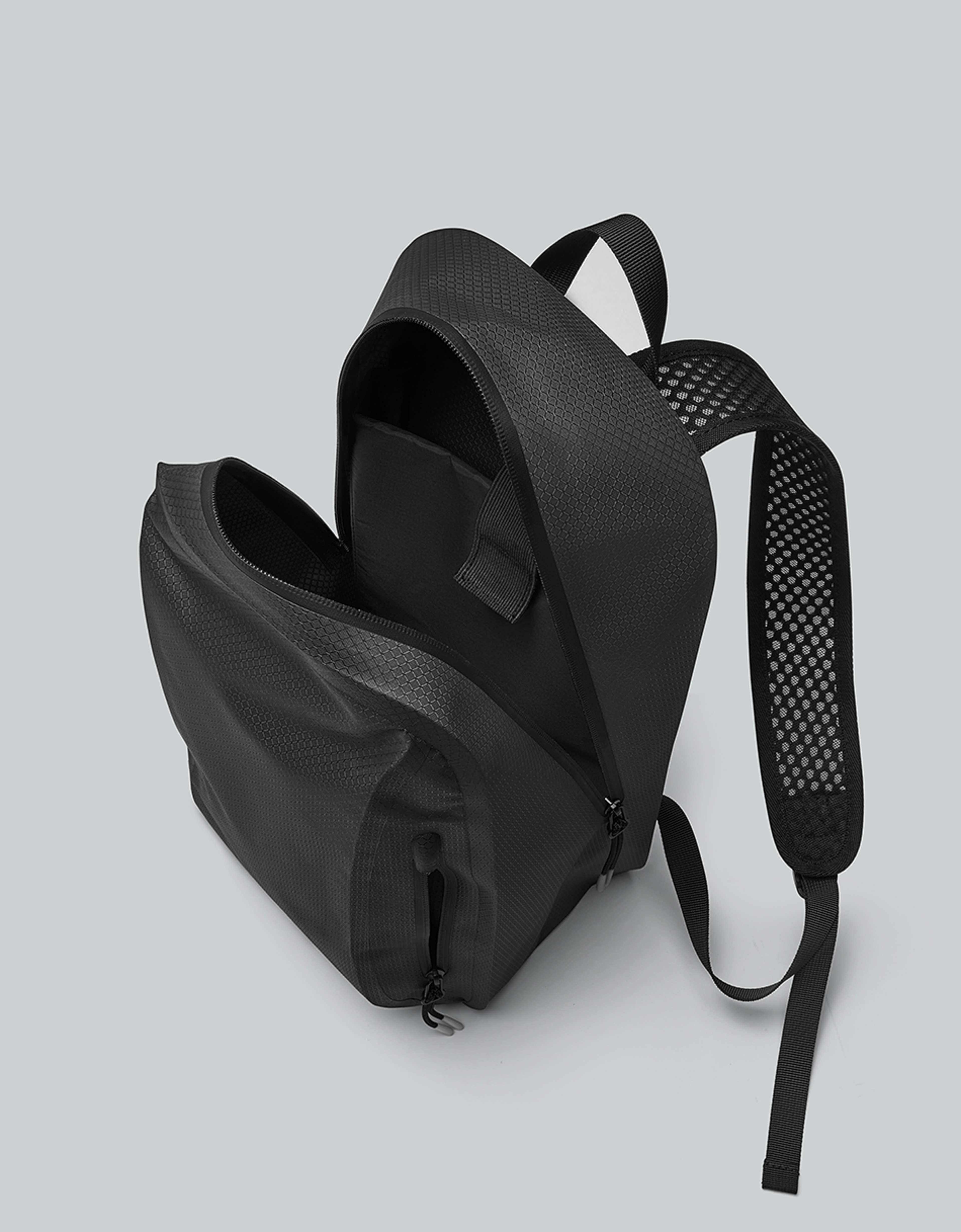 Lightweight Duoseal Backpack 14