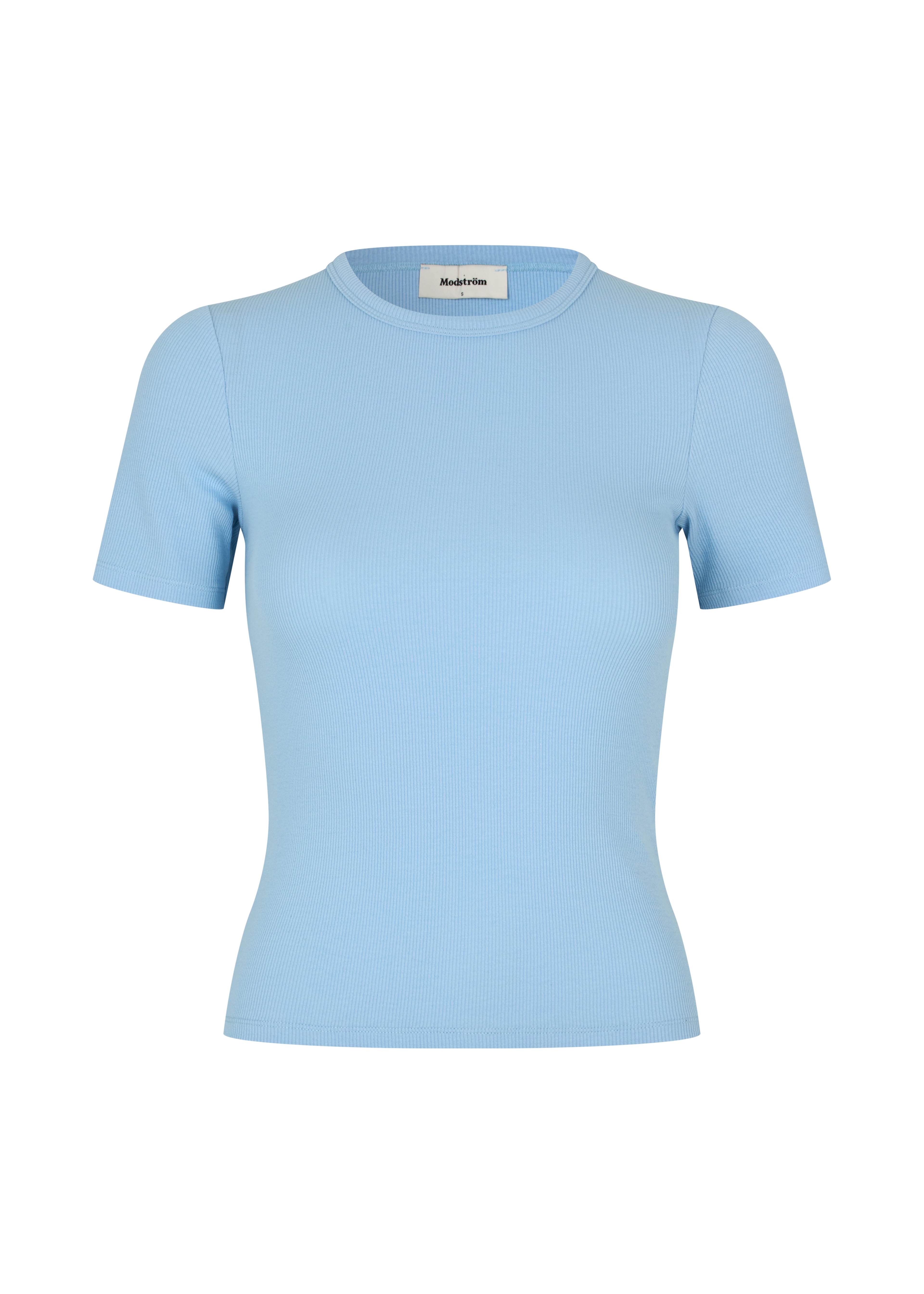Igormd Short T-shirt, från Modström, i färgen powder blue. Klicka för att öppna bilden i stort format