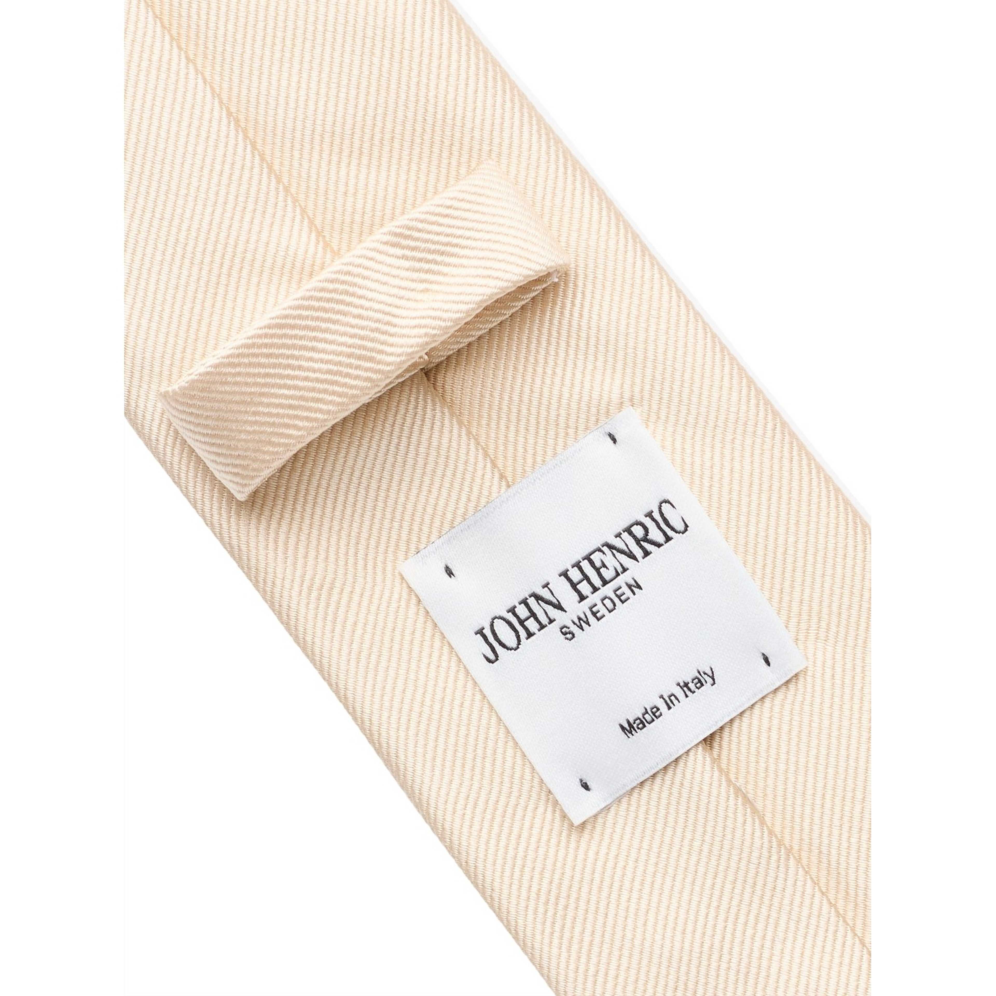 Tie Plain