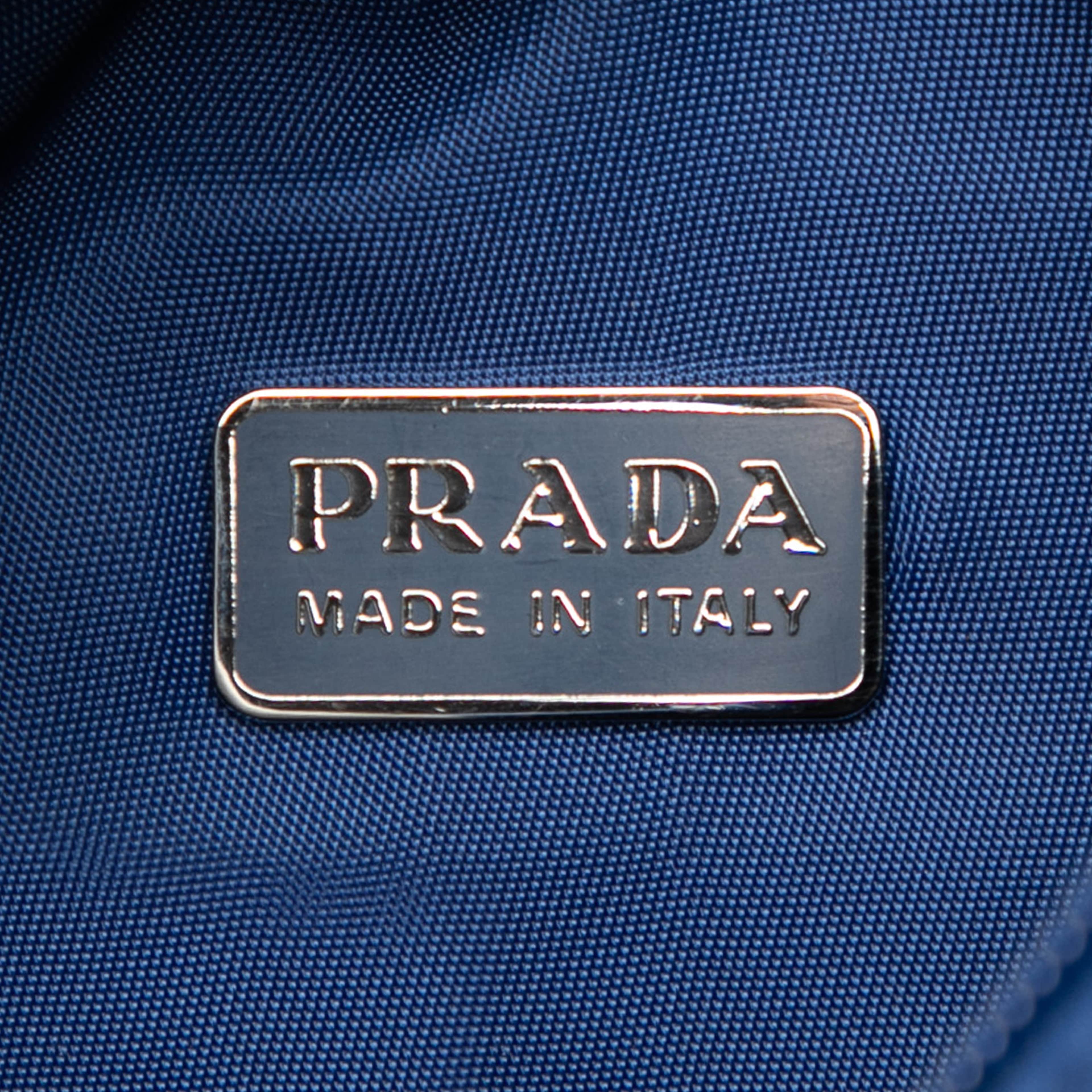 Prada Mini Tessuto Sport Shoulder Bag, från Luxclusif, i färgen blue. Klicka för att öppna bilden i stort format
