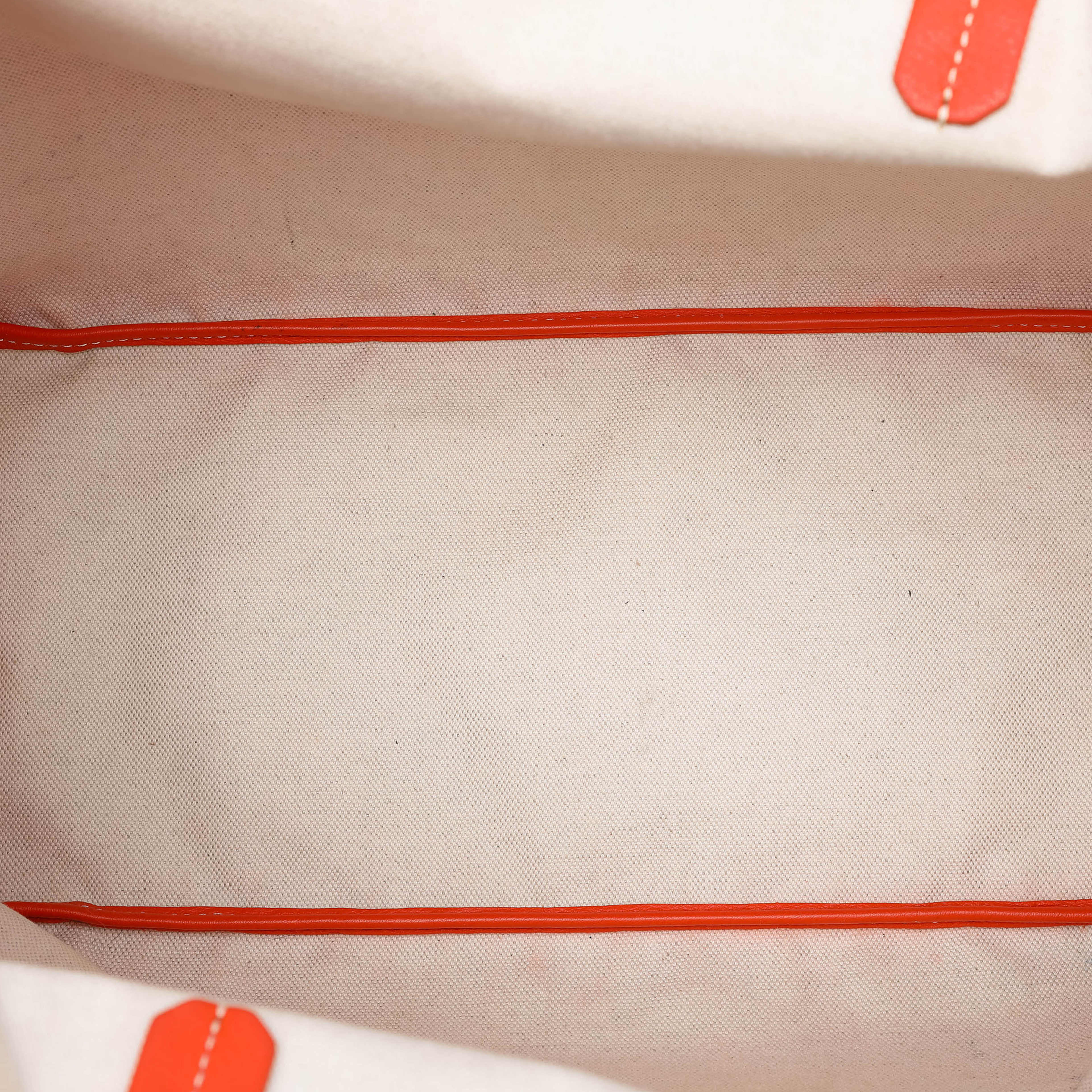 Goyard Goyardine Saint Louis Pm, från Luxclusif, i färgen orange. Klicka för att öppna bilden i stort format