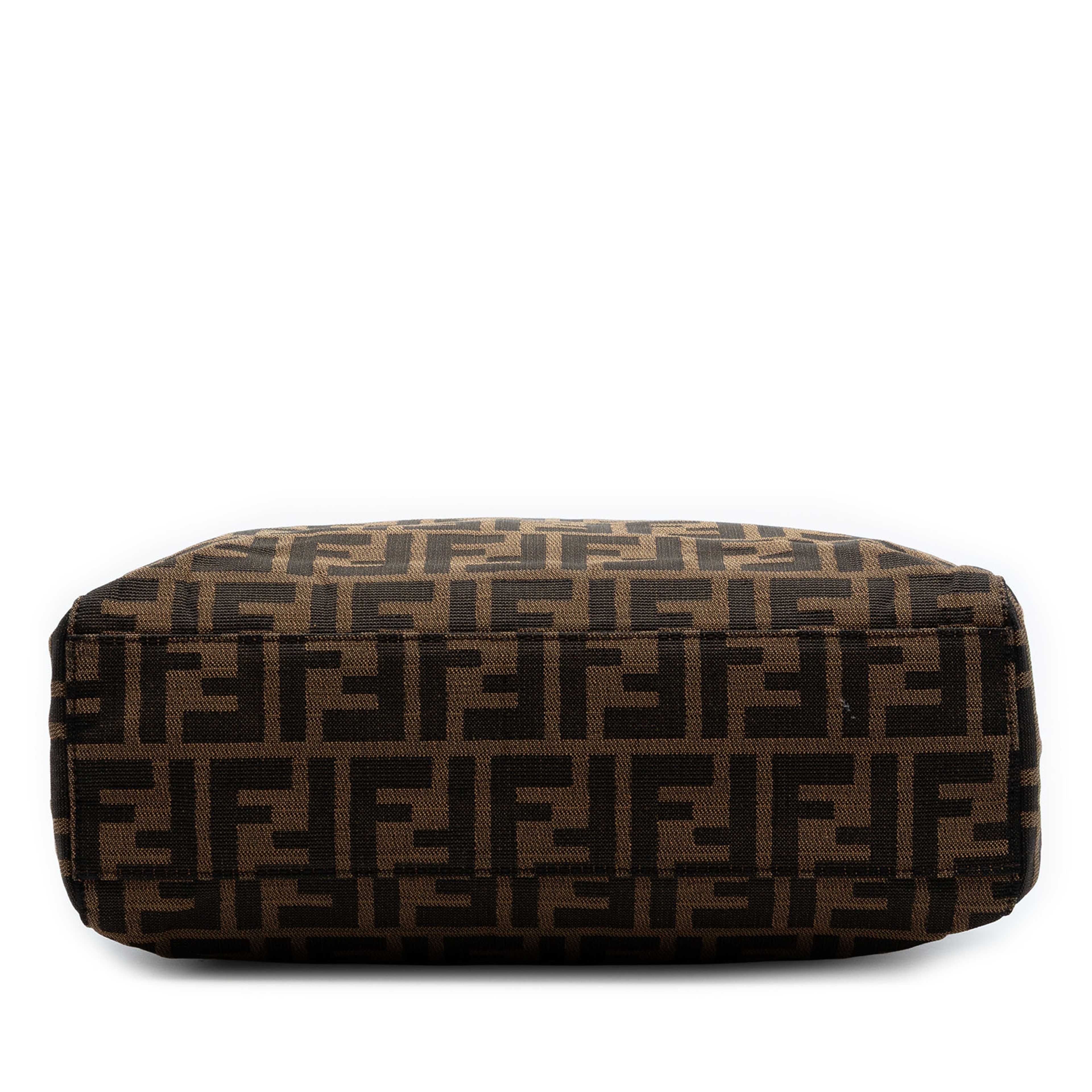 Fendi Zucca Canvas Tote, från Luxclusif, i färgen brun. Klicka för att öppna bilden i stort format
