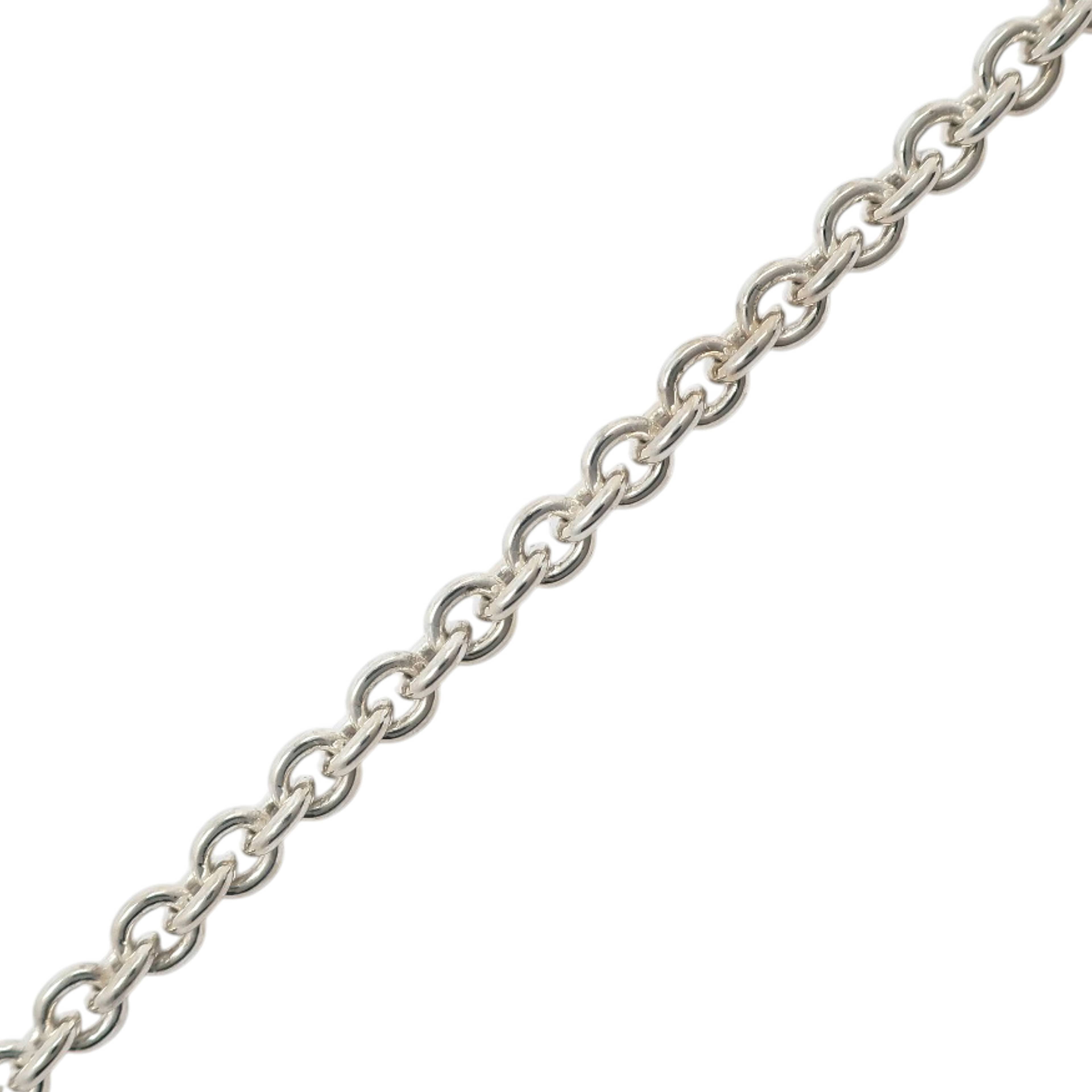 Gucci Sterling Silver Interlocking G Pendant Necklace, från Luxclusif, i färgen silver. Klicka för att öppna bilden i stort format