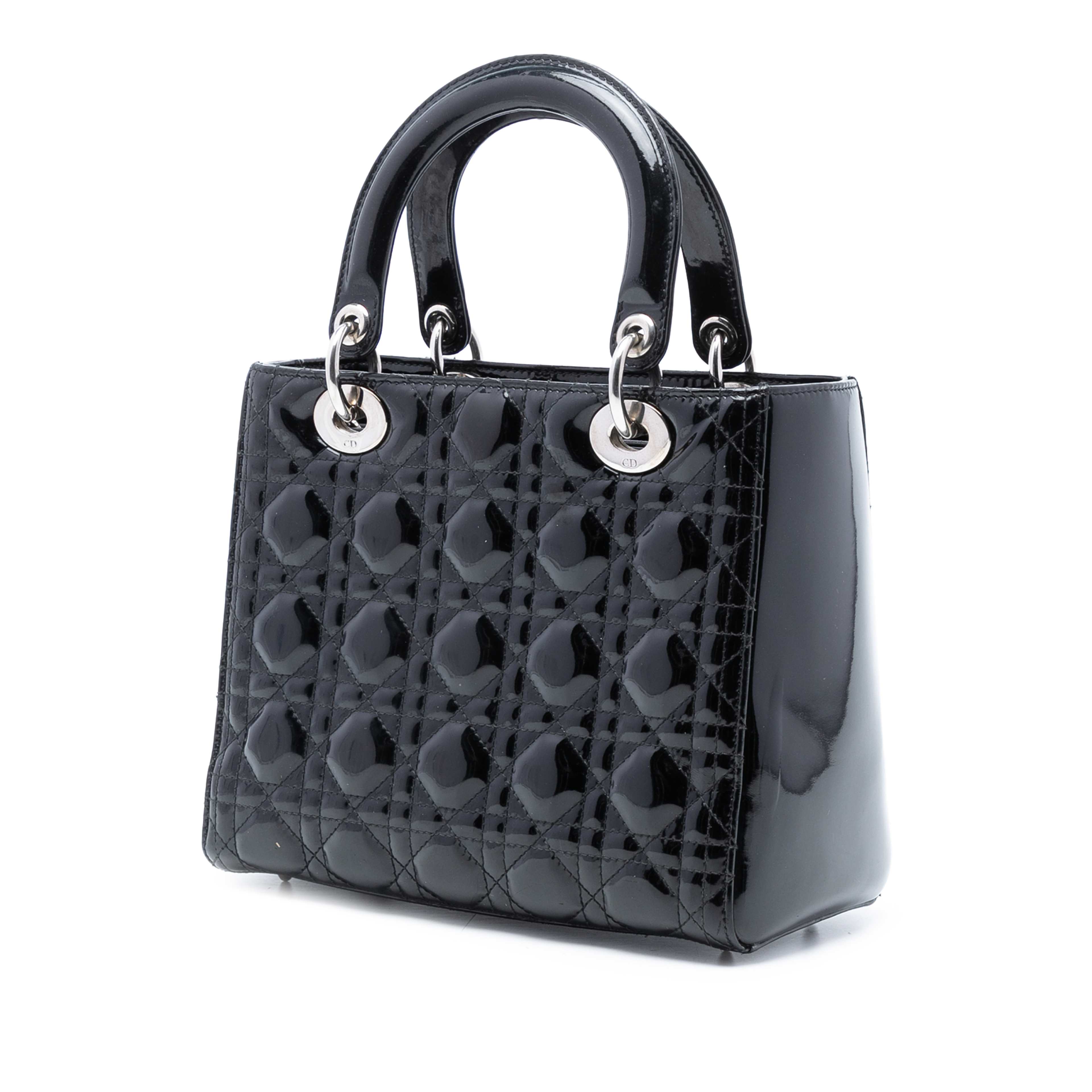 Dior Medium Patent Cannage Lady Dior, från Luxclusif, i färgen black. Klicka för att öppna bilden i stort format