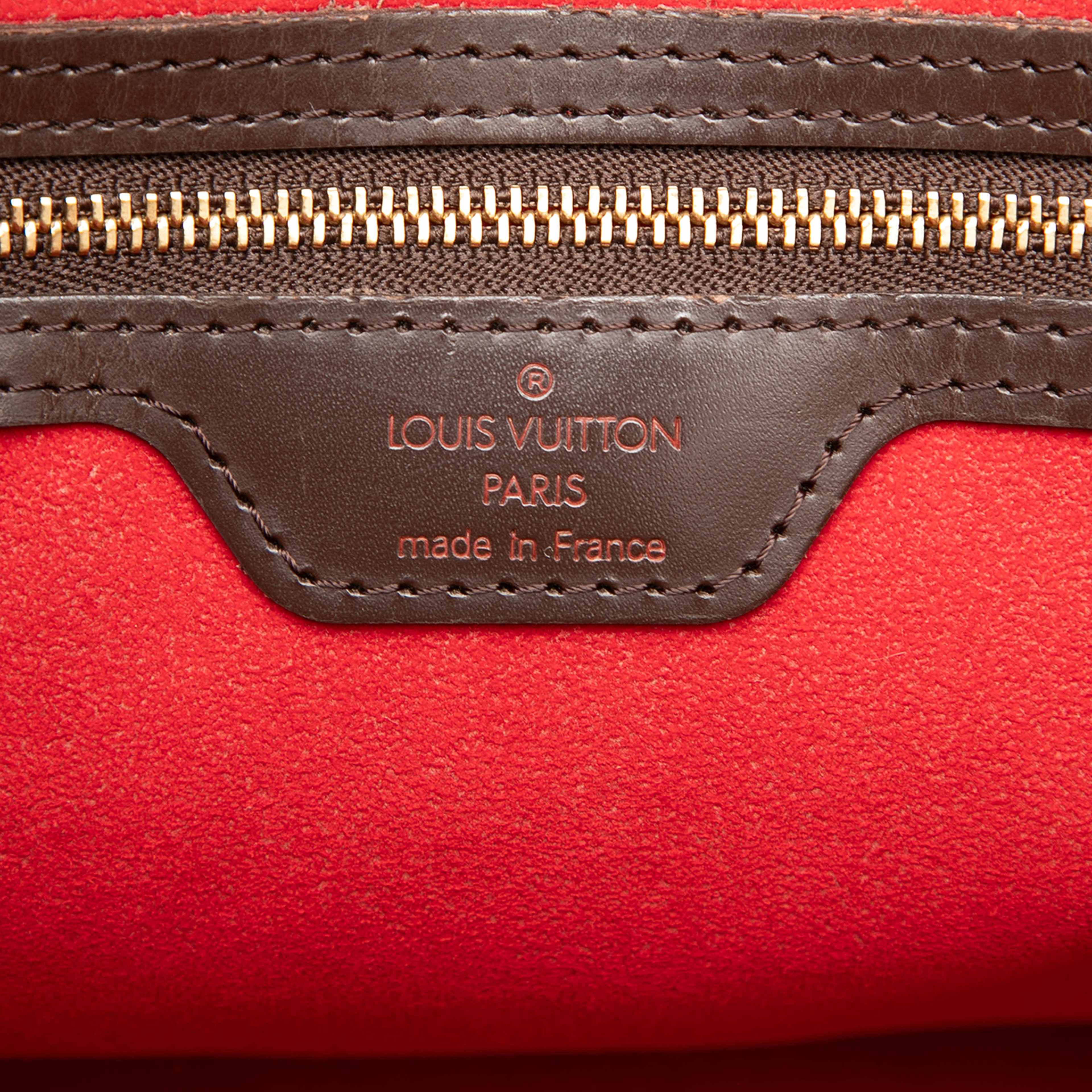 Louis Vuitton Damier Ebene Hampstead Pm, från Luxclusif, i färgen brown. Klicka för att öppna bilden i stort format