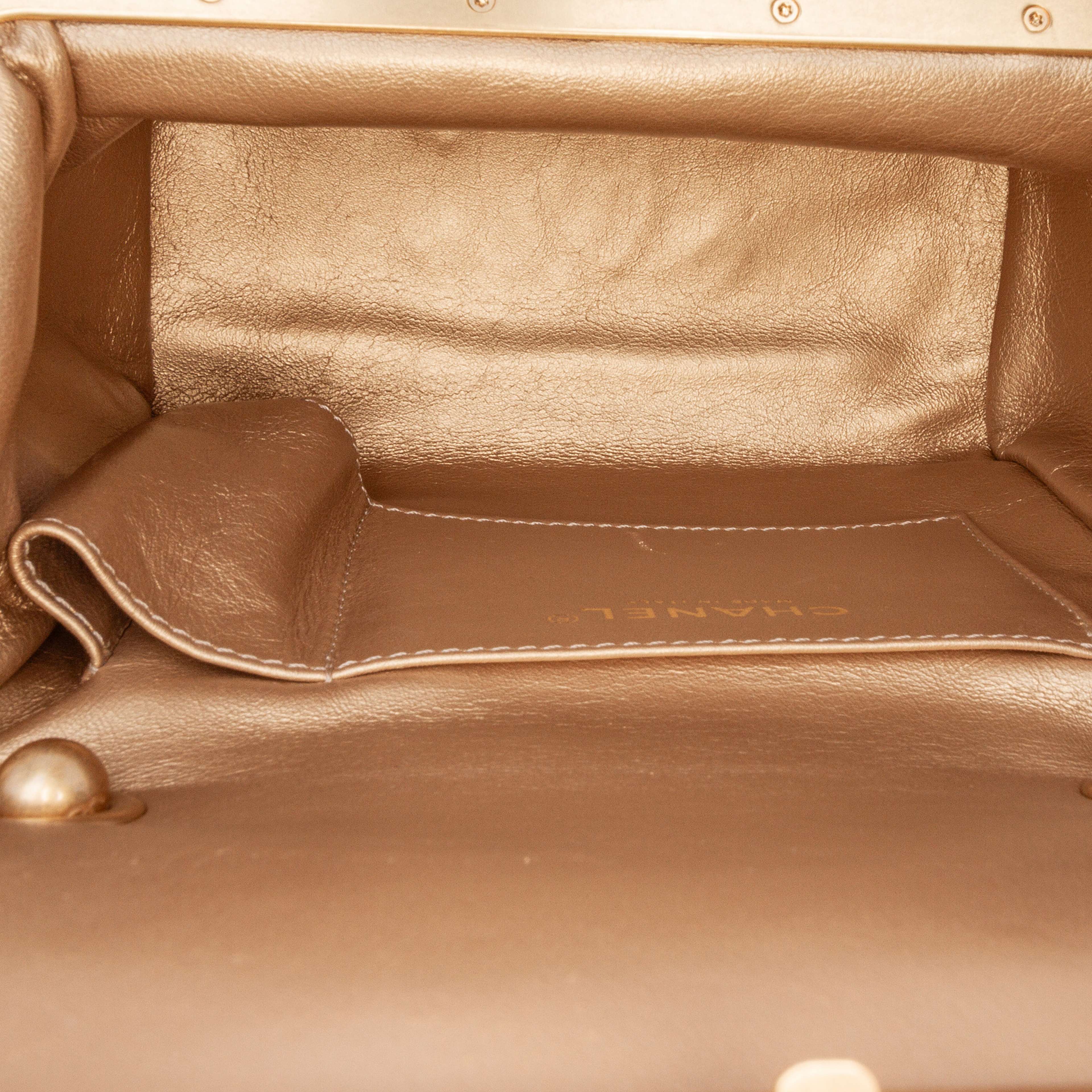 Chanel Quilted Lambskin My Crush Vanity Bag, från Luxclusif, i färgen light pink. Klicka för att öppna bilden i stort format