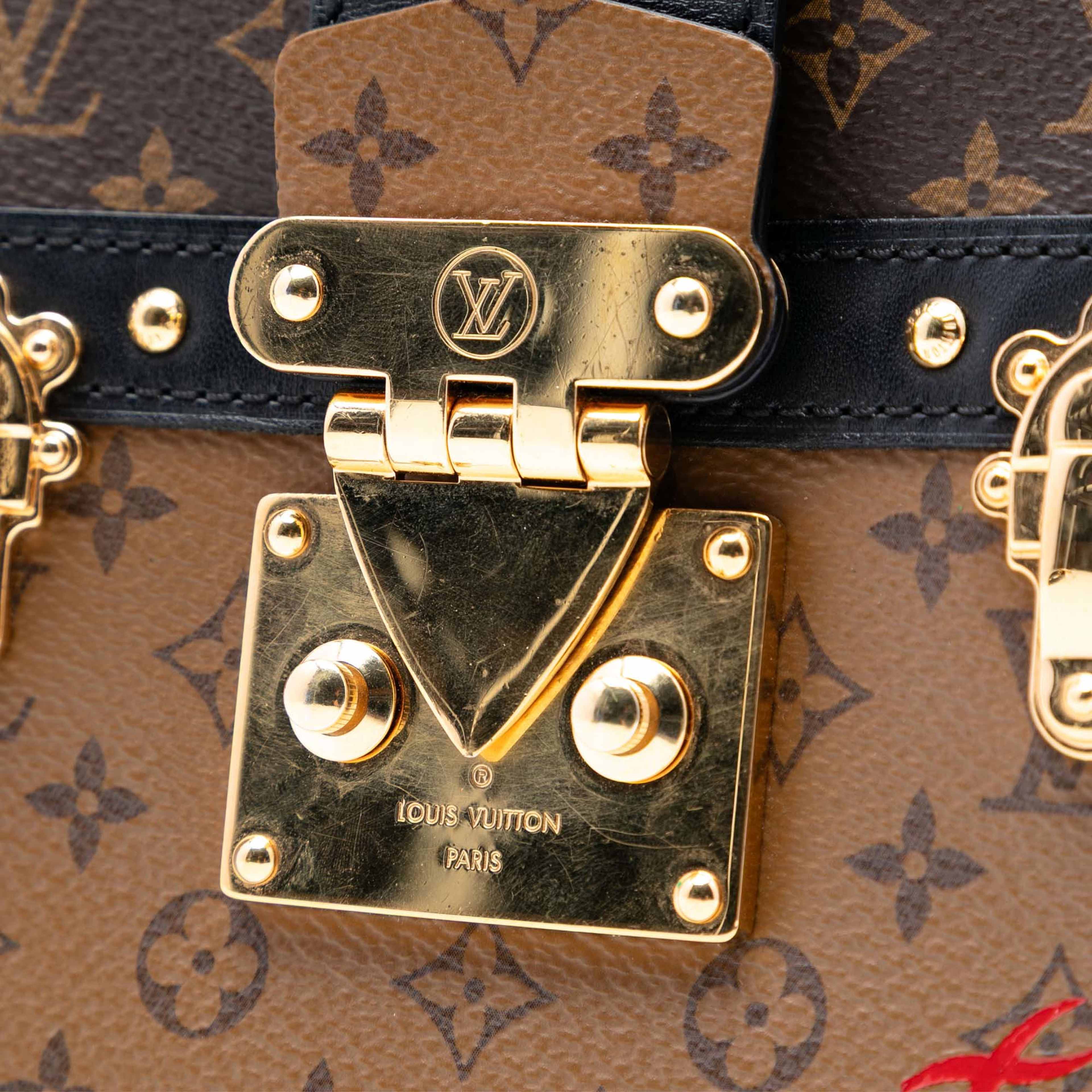 Louis Vuitton Monogram Reverse Trunk Clutch, från Luxclusif, i färgen brun. Klicka för att öppna bilden i stort format