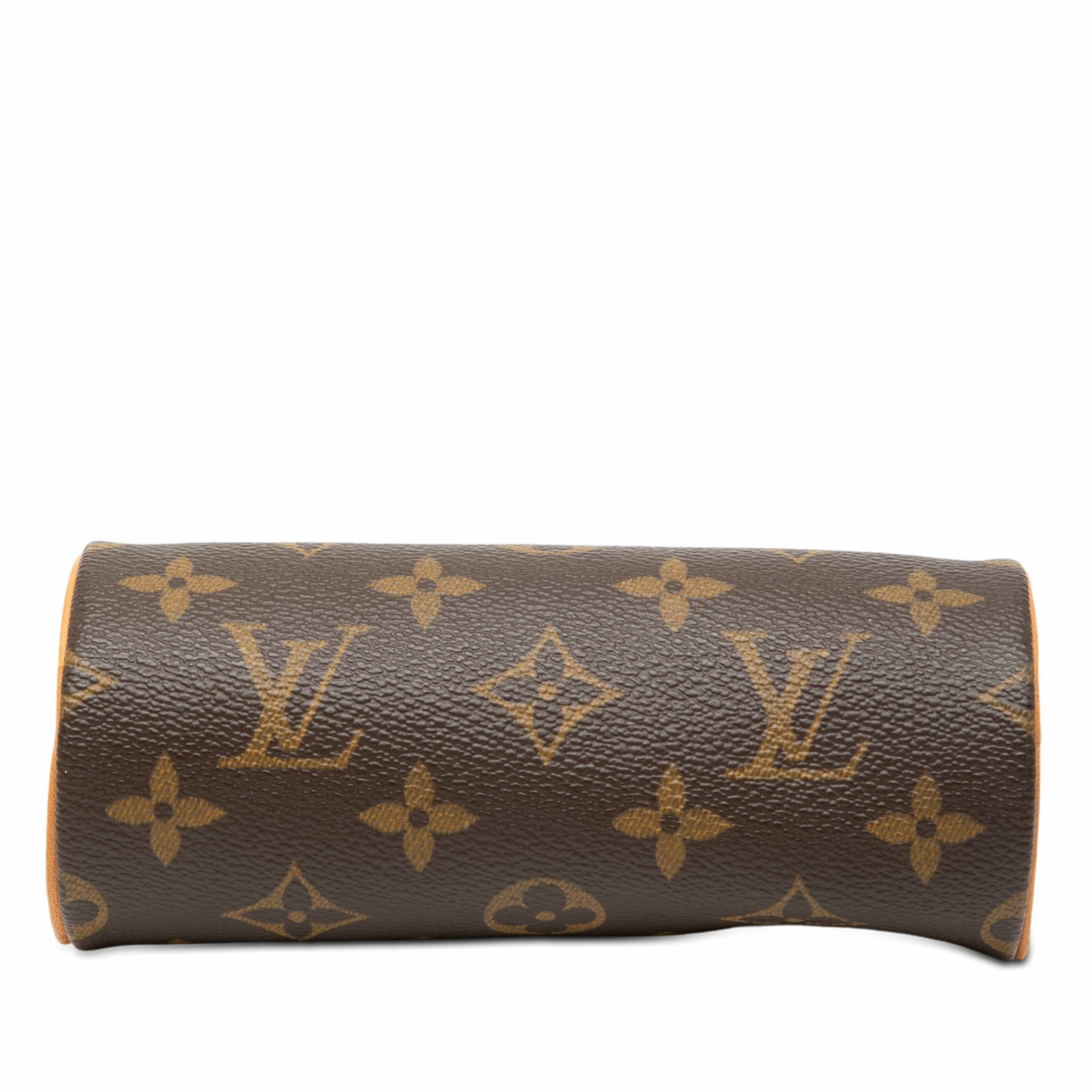 Louis Vuitton Monogram Papillon Pochette, från Luxclusif, i färgen brown. Klicka för att öppna bilden i stort format
