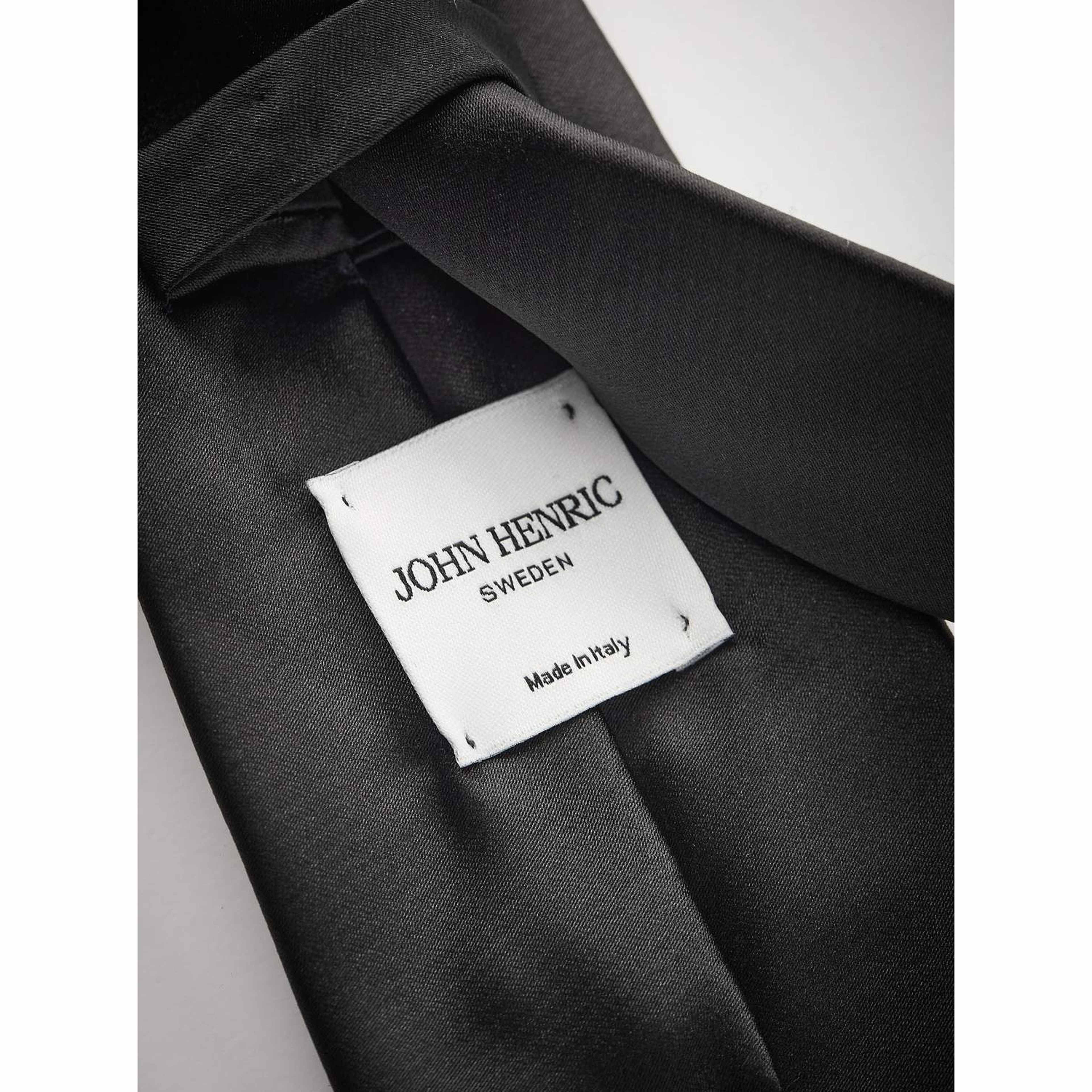 Tie Plain