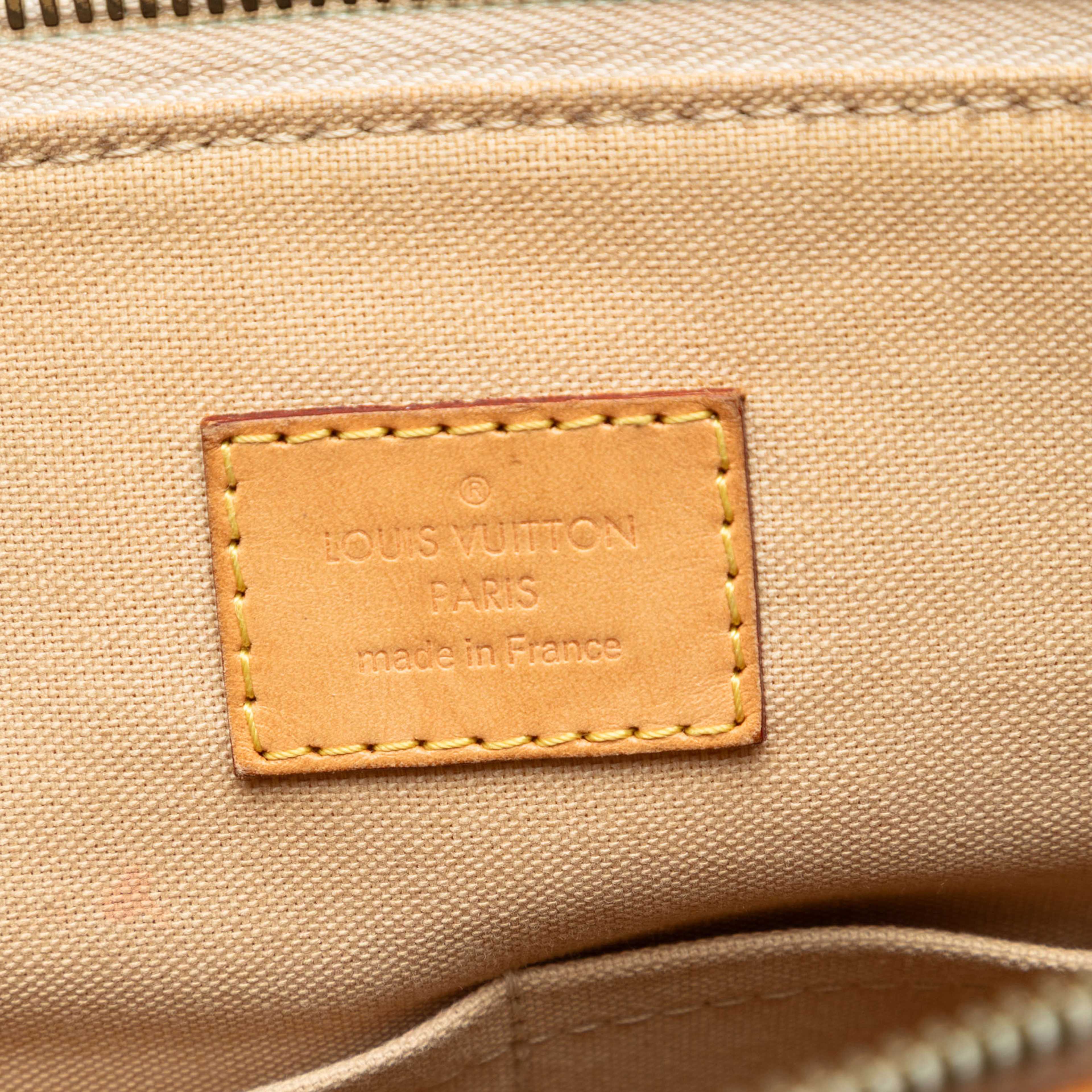 Louis Vuitton Damier Azur Riviera Pm, från Luxclusif, i färgen white. Klicka för att öppna bilden i stort format