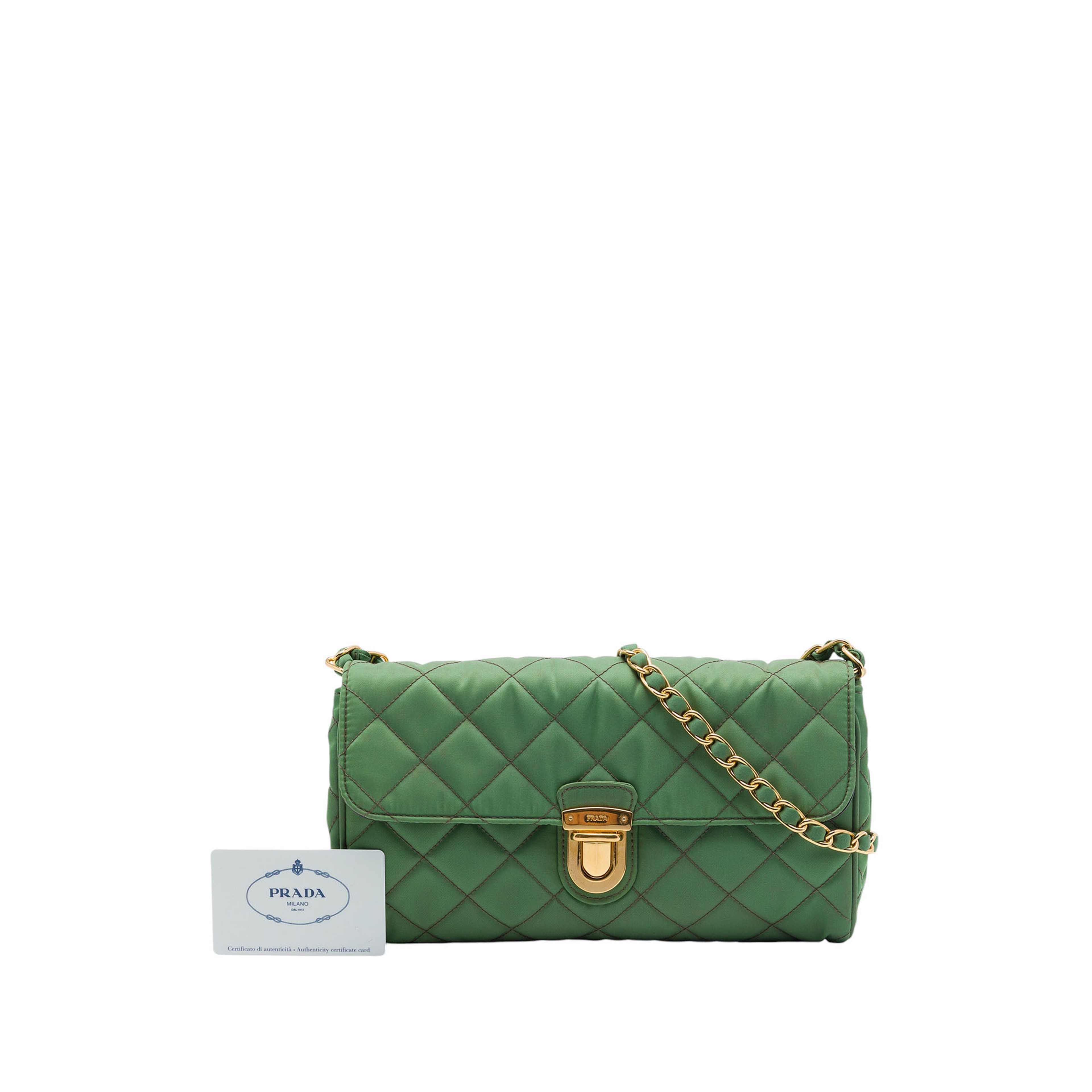 Prada Impuntu Tessuto Chain Crossbody, från Luxclusif, i färgen grön. Klicka för att öppna bilden i stort format
