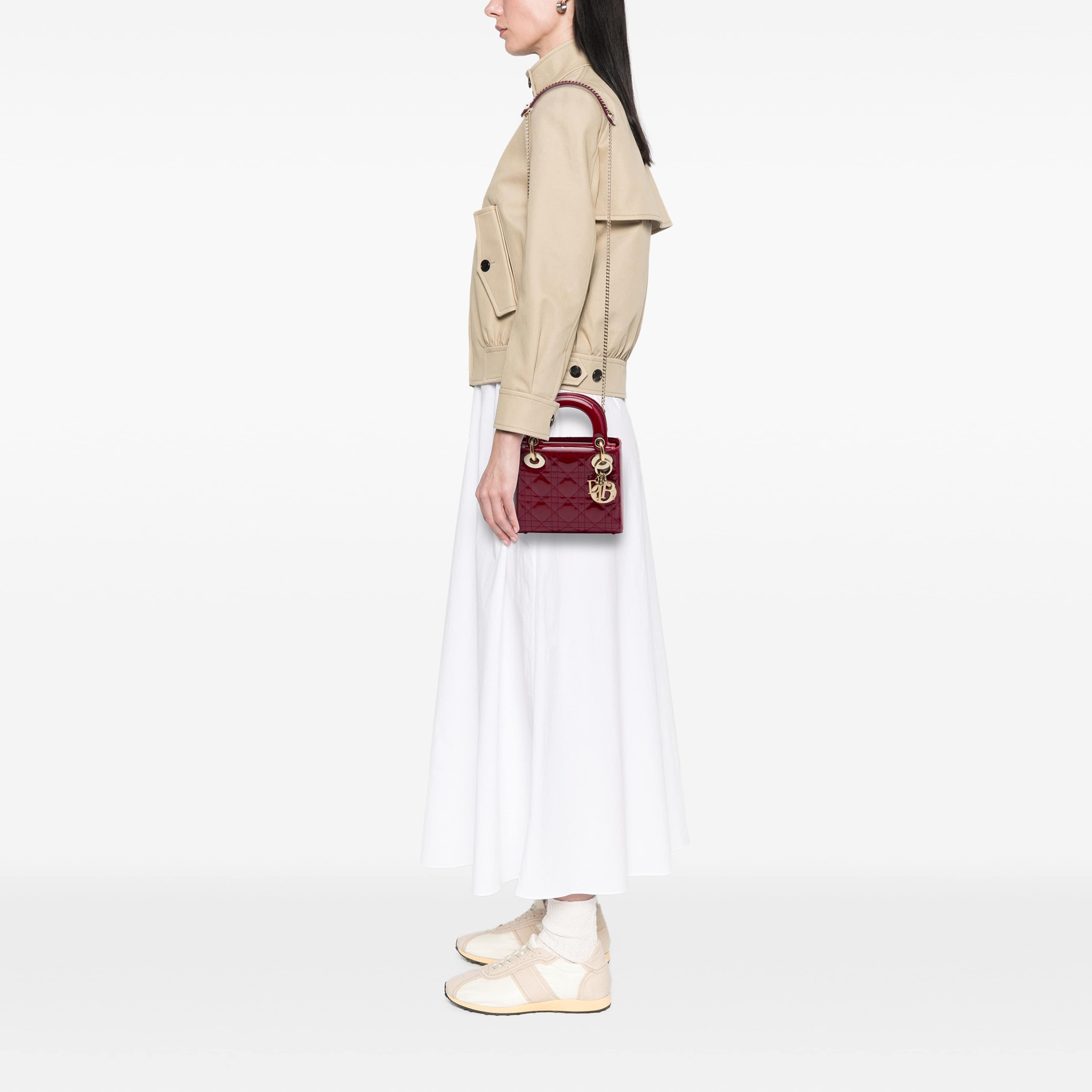 Dior Mini Patent Cannage Lady Dior, från Luxclusif, i färgen röd. Klicka för att öppna bilden i stort format