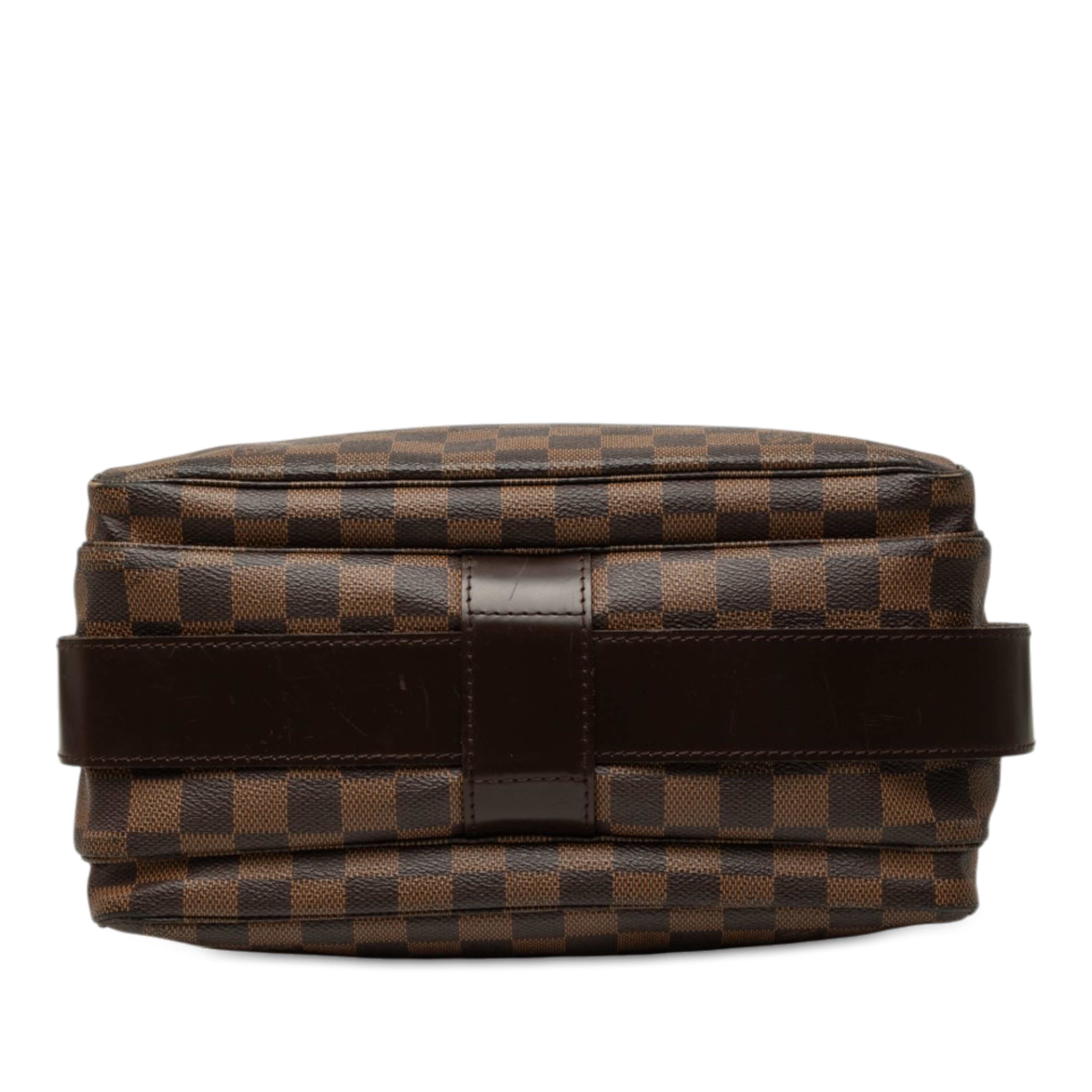Louis Vuitton Damier Ebene Naviglio, från Luxclusif, i färgen brun. Klicka för att öppna bilden i stort format