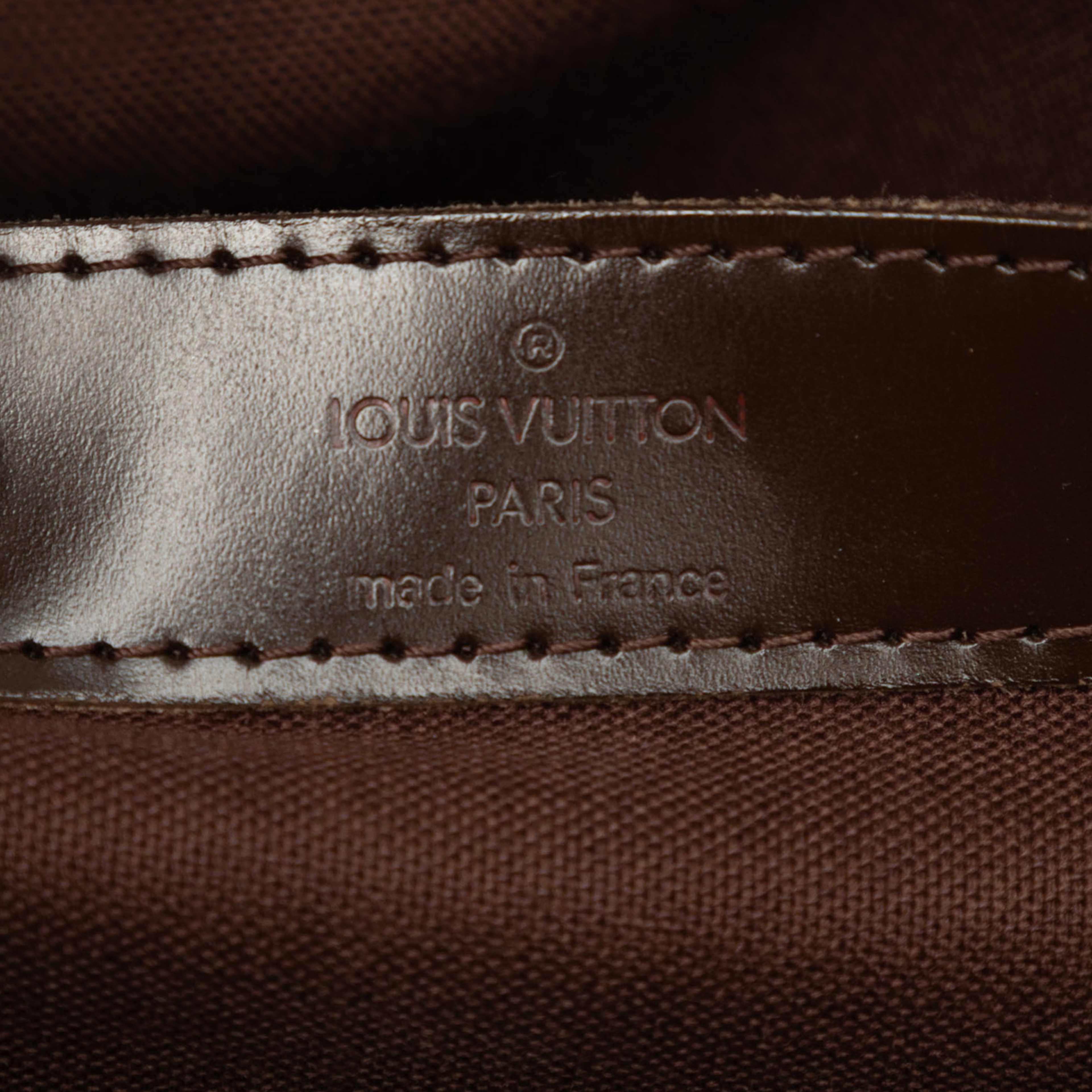 Louis Vuitton Damier Ebene Naviglio, från Luxclusif, i färgen brun. Klicka för att öppna bilden i stort format