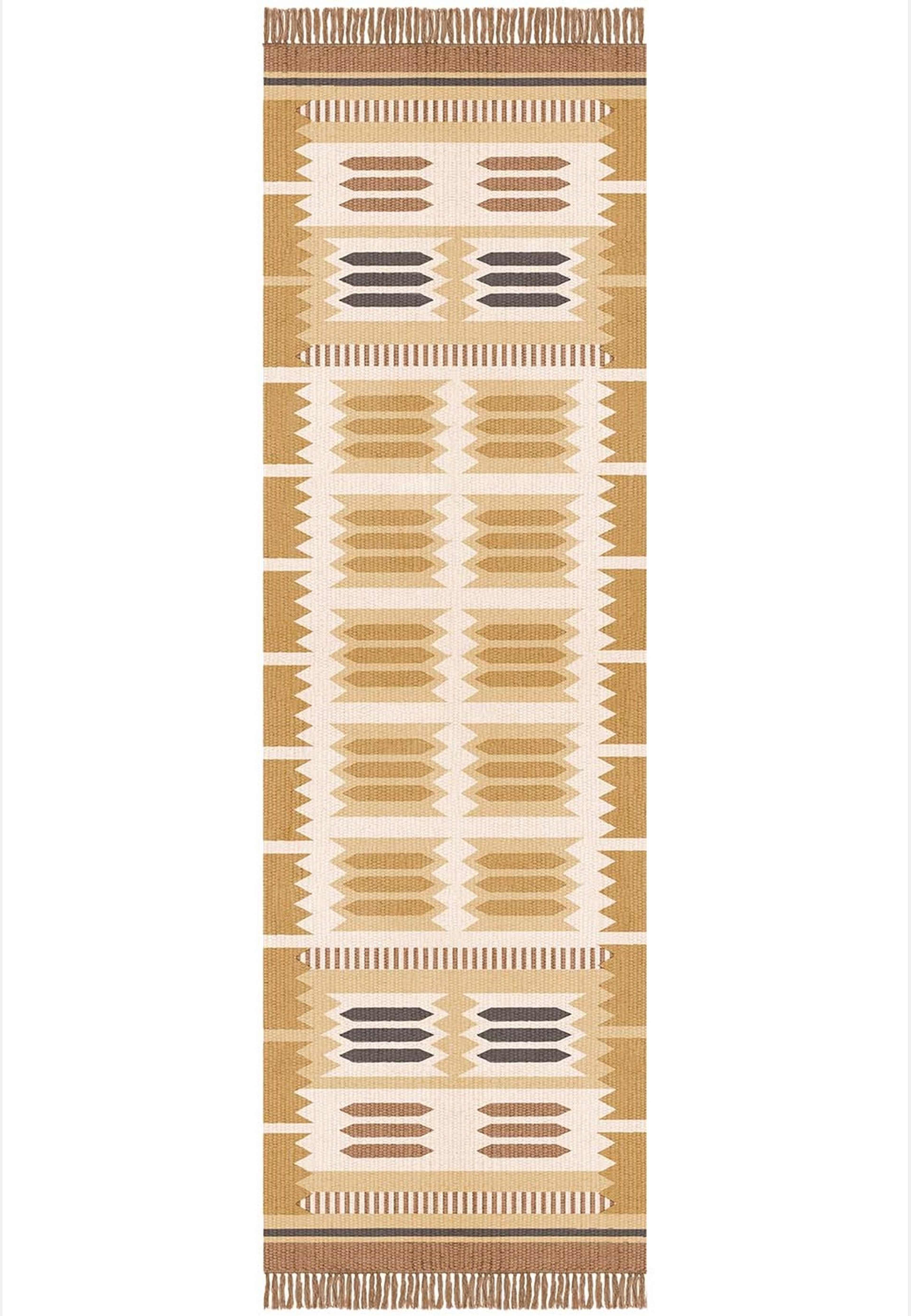 Röllakan Ullmatta 280x270 cm, från Layered, i färgen marigold. Klicka för att öppna bilden i stort format