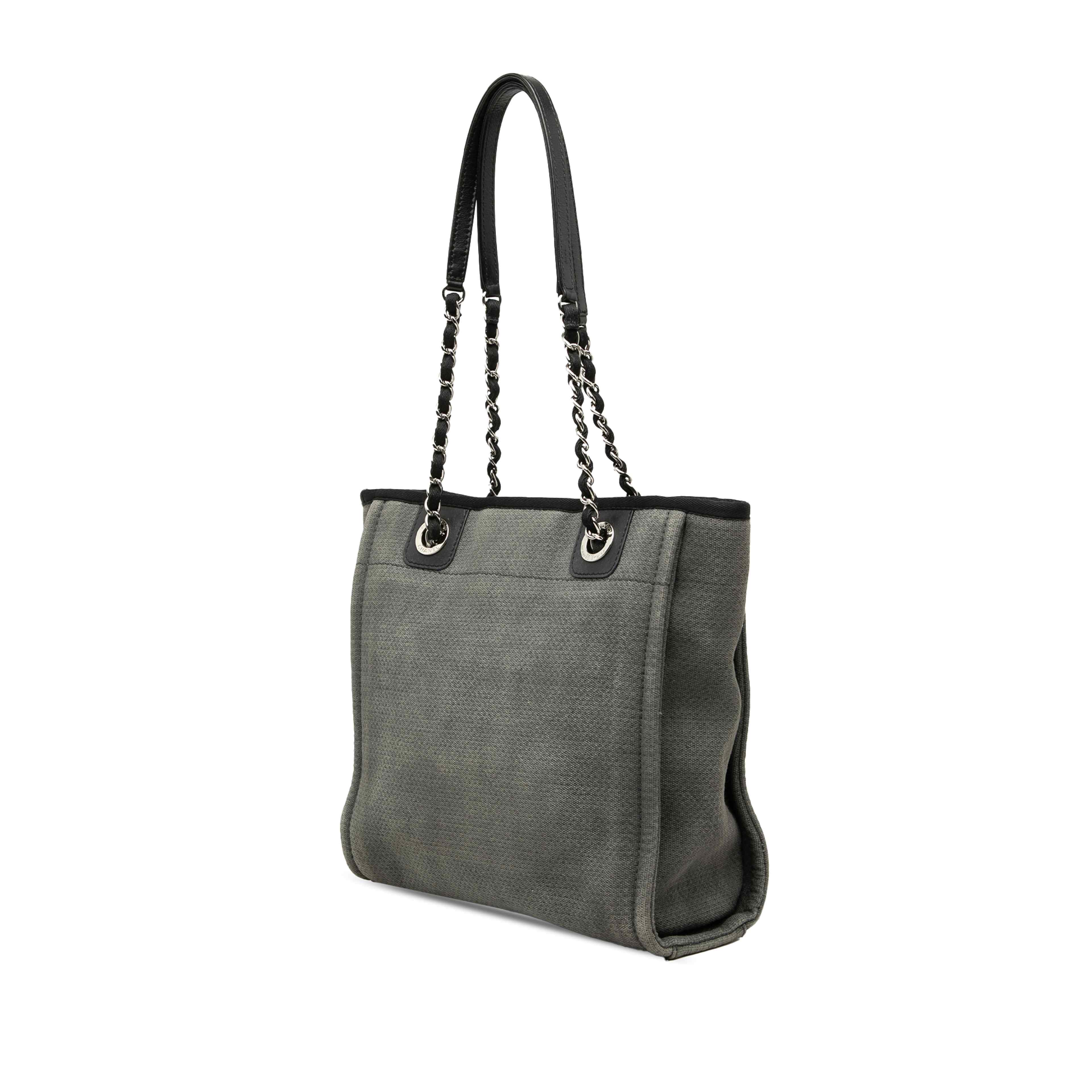 Chanel Mini Canvas Deauville Tote, från Luxclusif, i färgen grå. Klicka för att öppna bilden i stort format