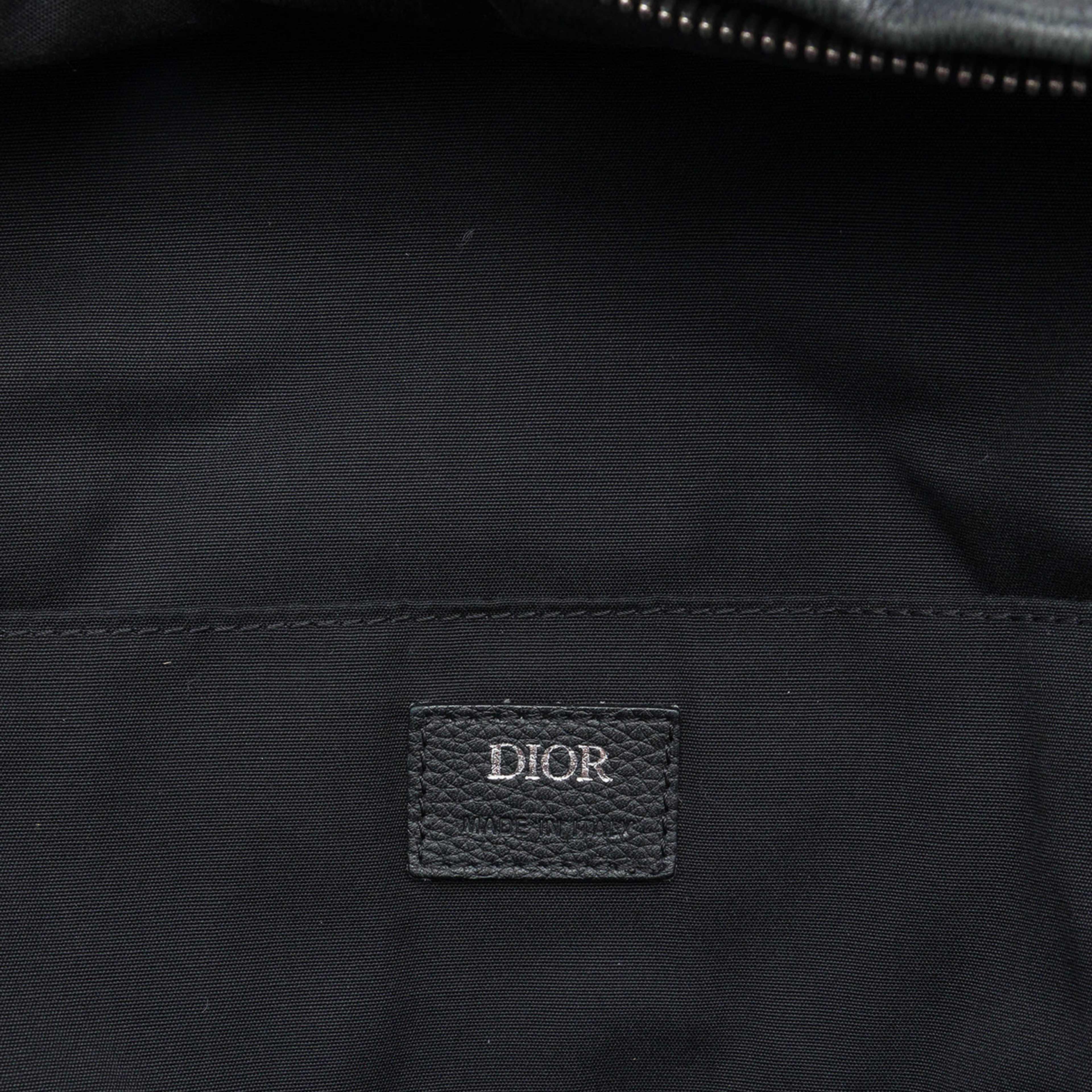 Dior Oblique Canvas Rider Backpack, från Luxclusif, i färgen brun. Klicka för att öppna bilden i stort format