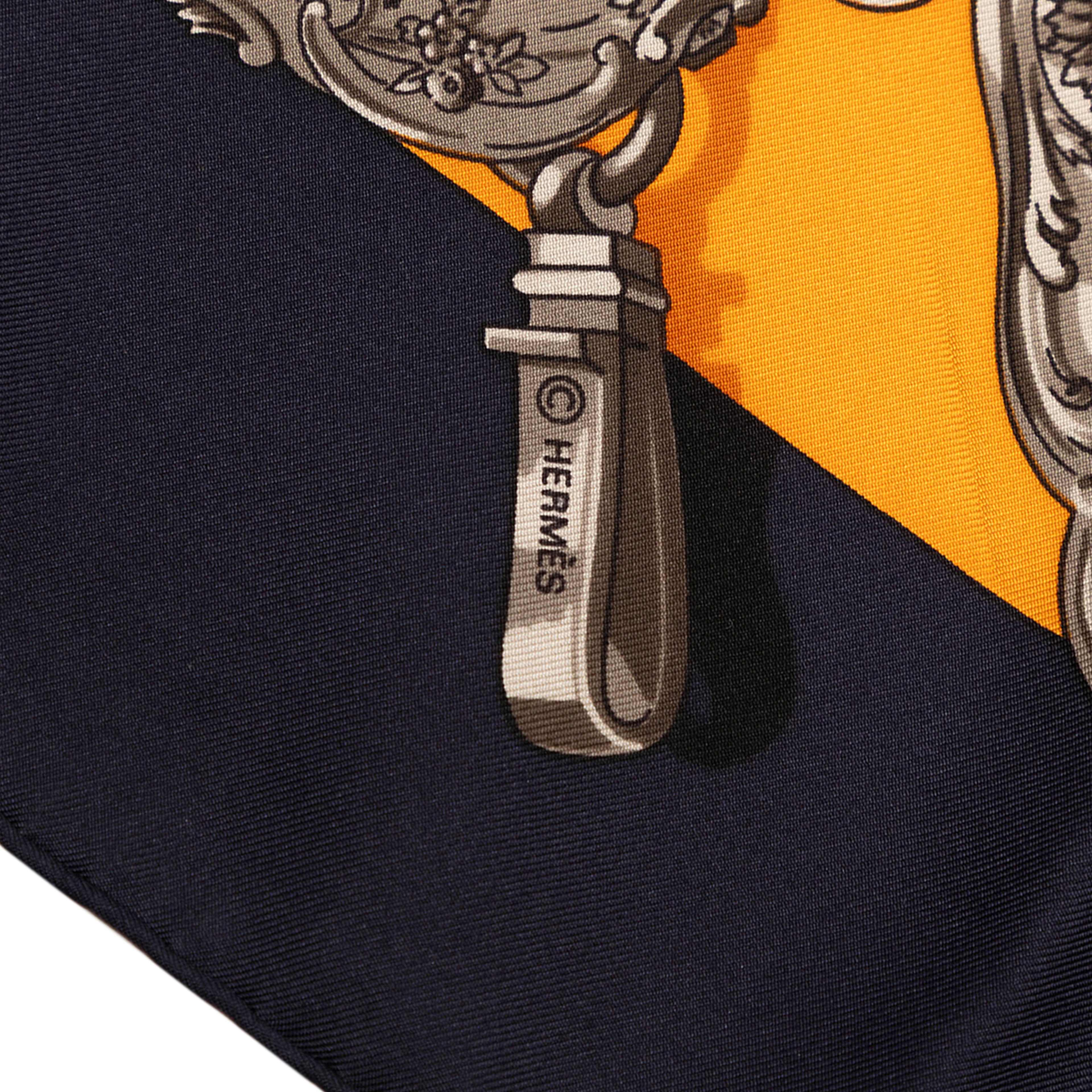 Hermès Memoire D Hermes Silk Scarf 90, från Luxclusif, i färgen orange. Klicka för att öppna bilden i stort format