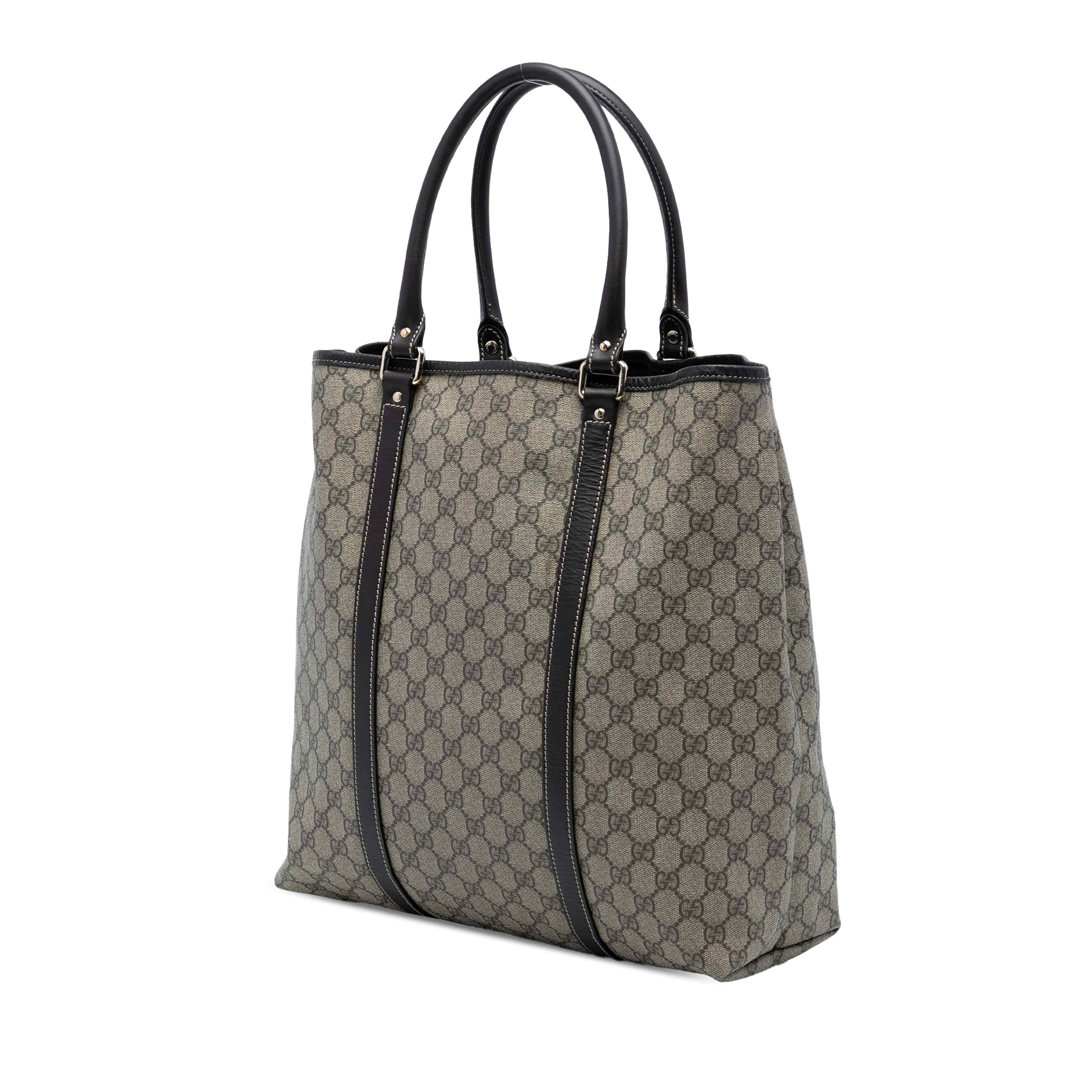 Gucci Gg Supreme Joy Vertical Tote, från Luxclusif, i färgen beige. Klicka för att öppna bilden i stort format